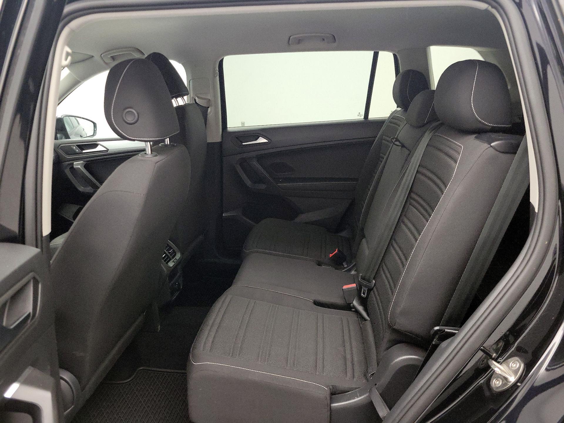 Thumbnail: 2022 Volkswagen Tiguan - 19