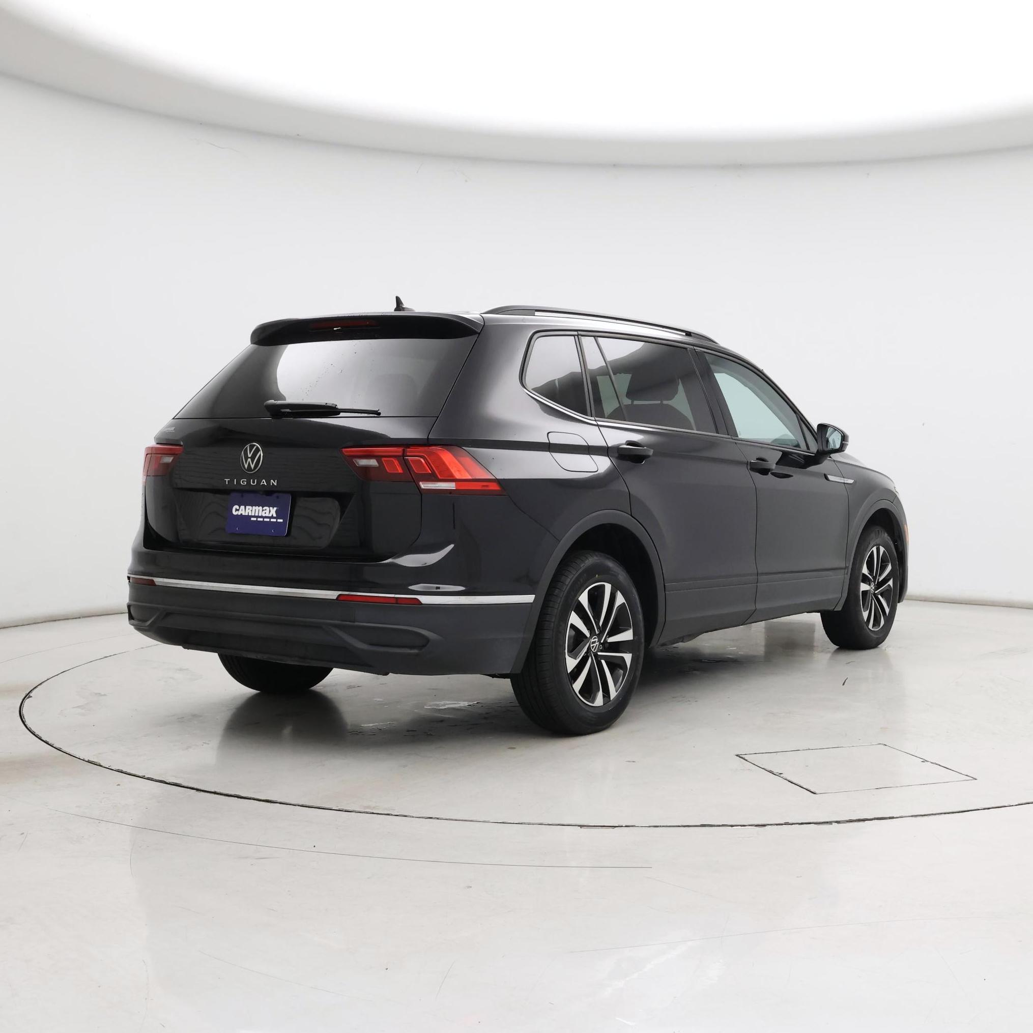 Thumbnail: 2022 Volkswagen Tiguan - 8