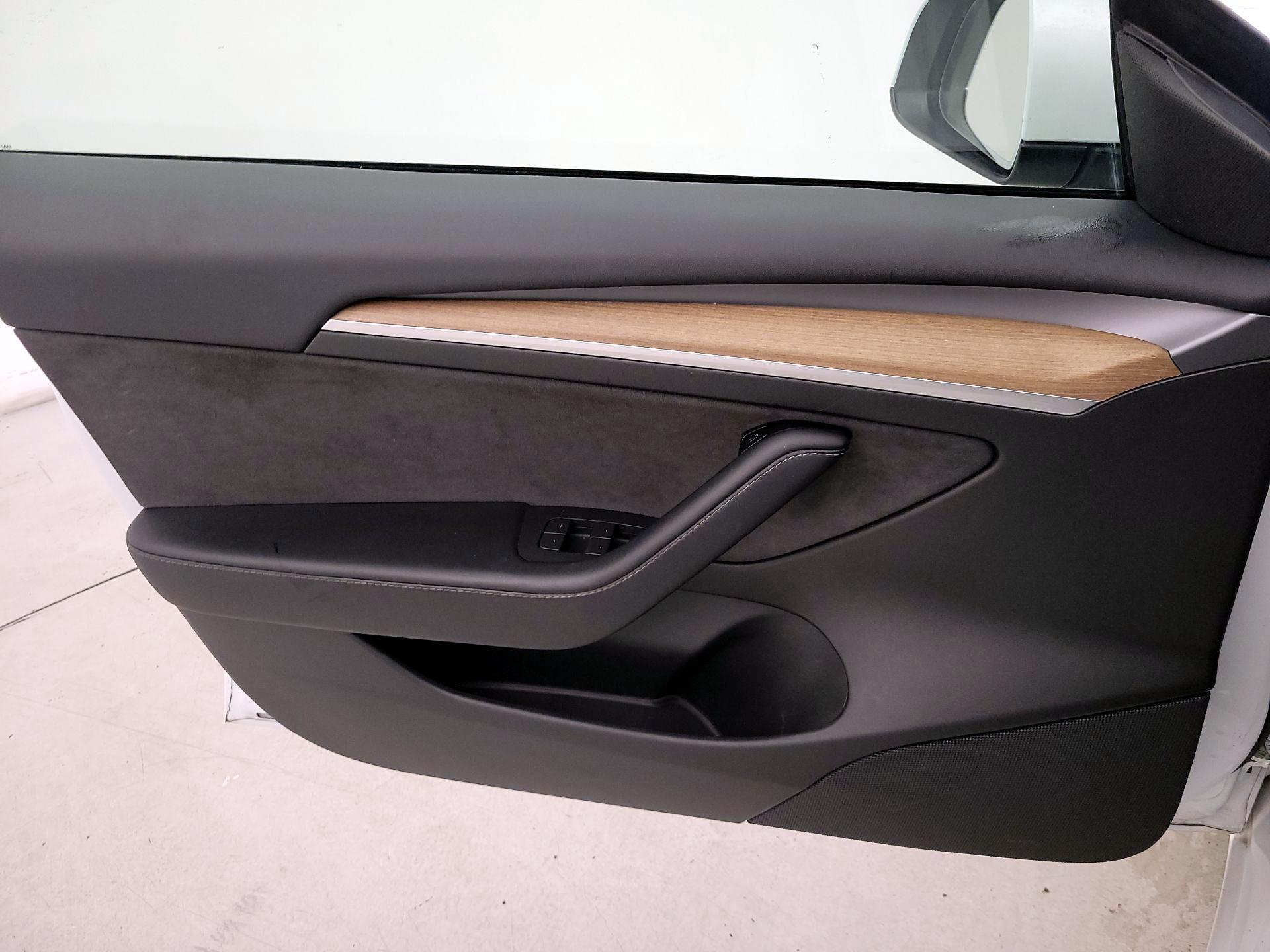 Thumbnail: 2023 Tesla Model 3 - 12