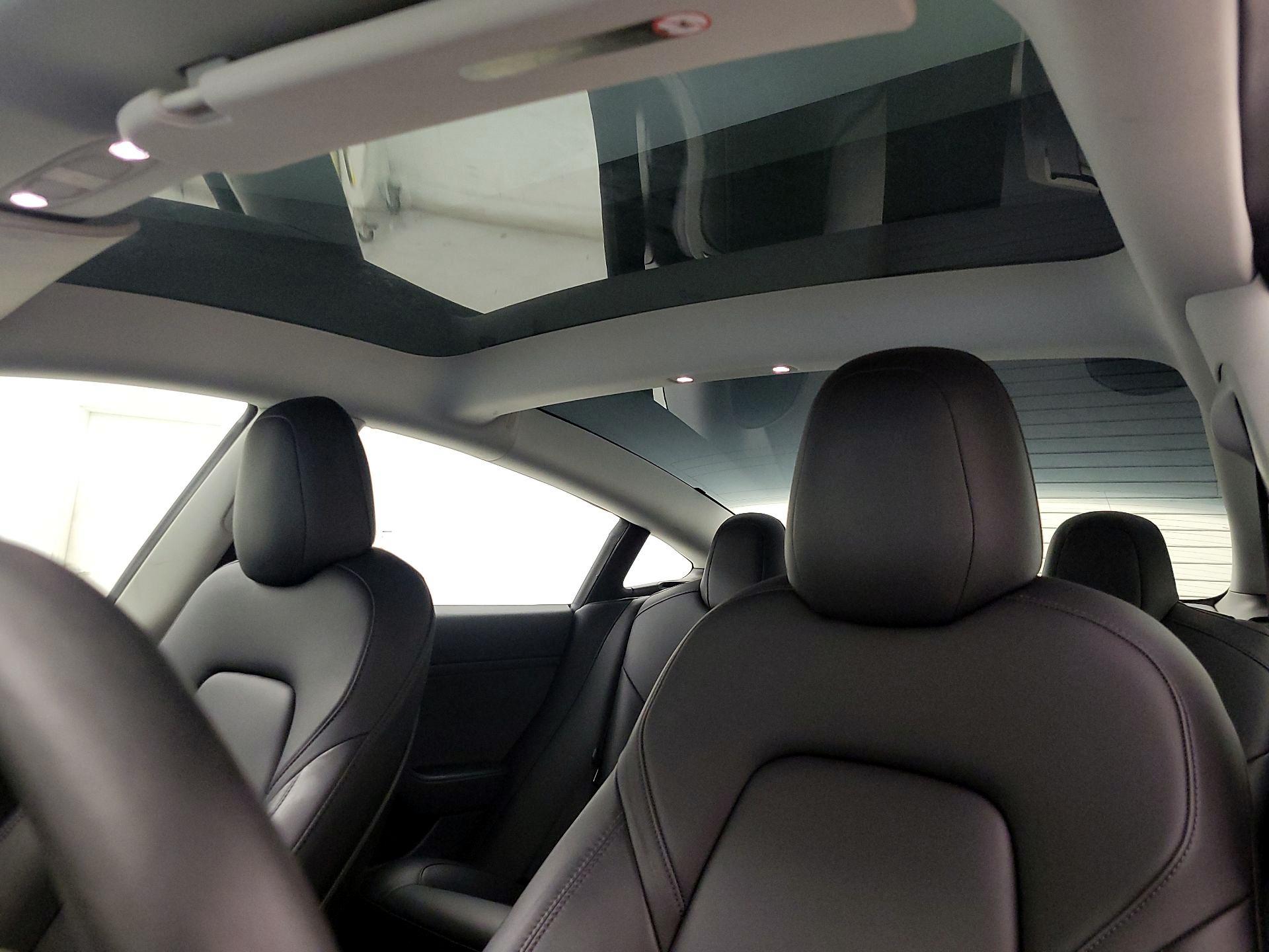 Thumbnail: 2023 Tesla Model 3 - 18