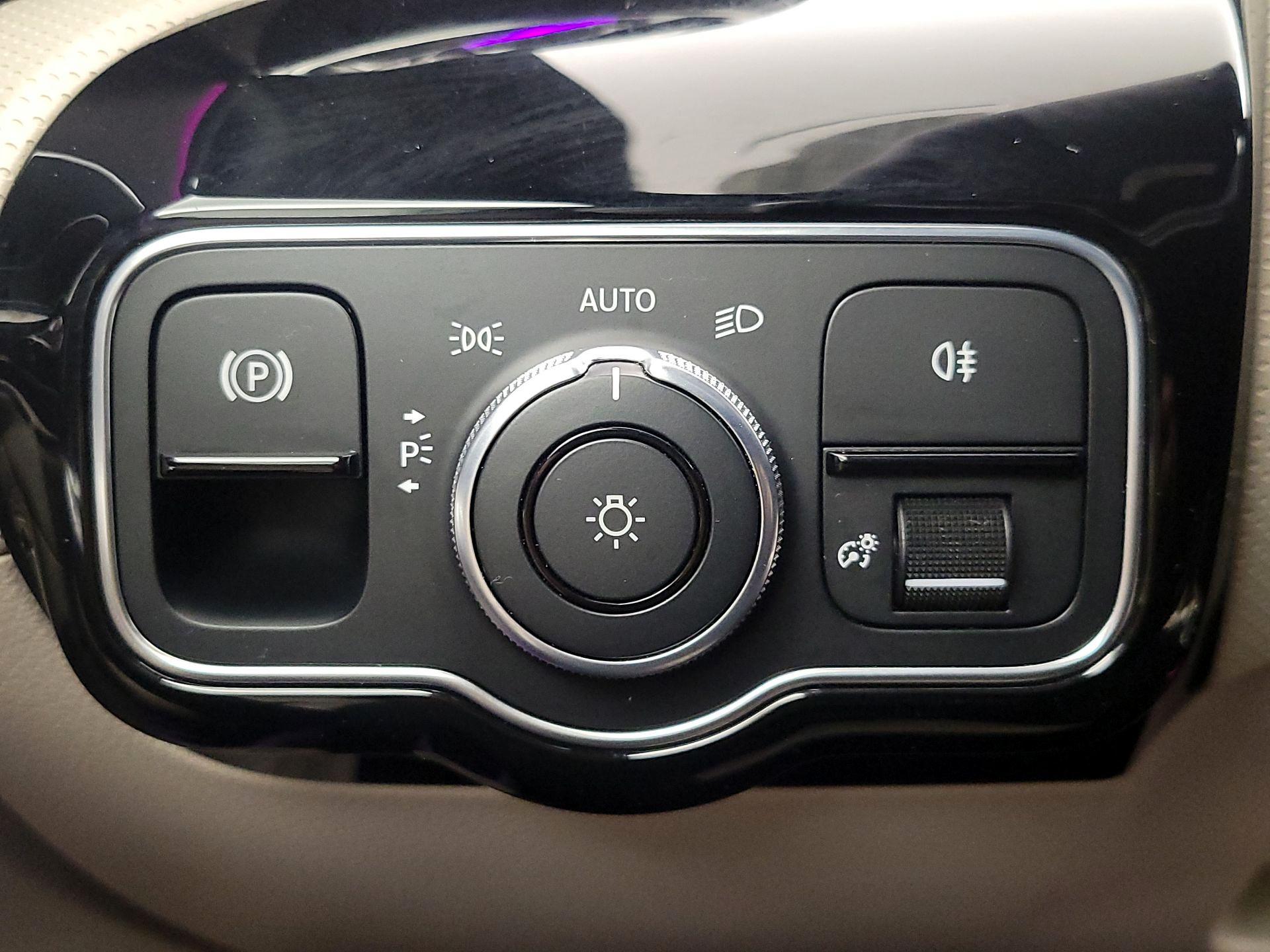 Thumbnail: 2020 Mercedes-Benz A-Class - 13