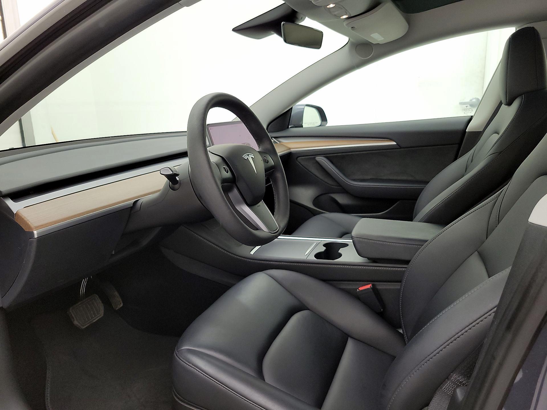 Thumbnail: 2023 Tesla Model 3 - 11