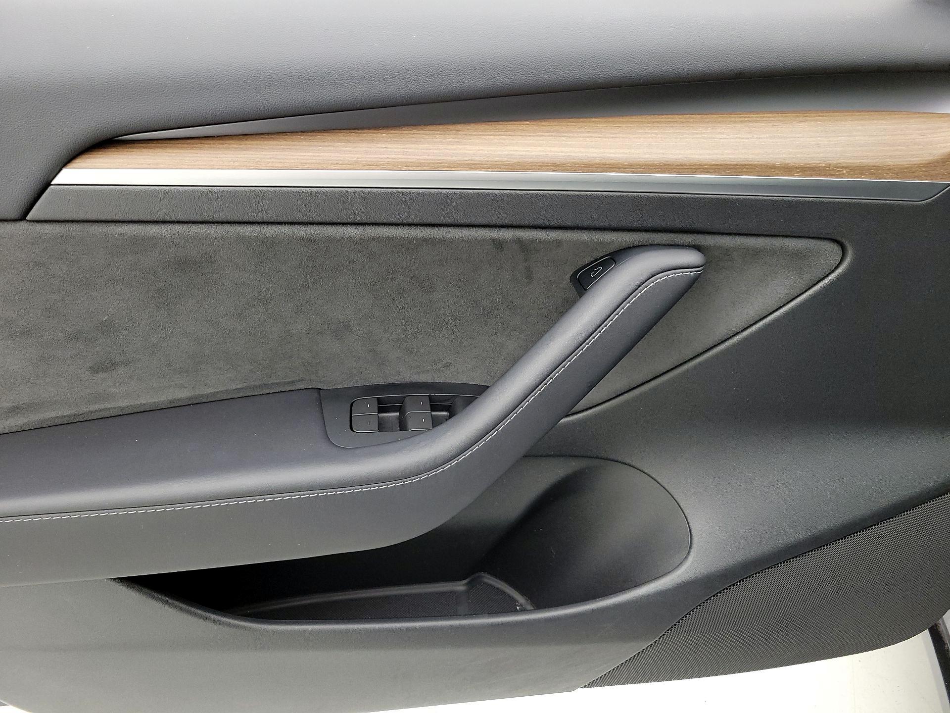 Thumbnail: 2023 Tesla Model 3 - 12