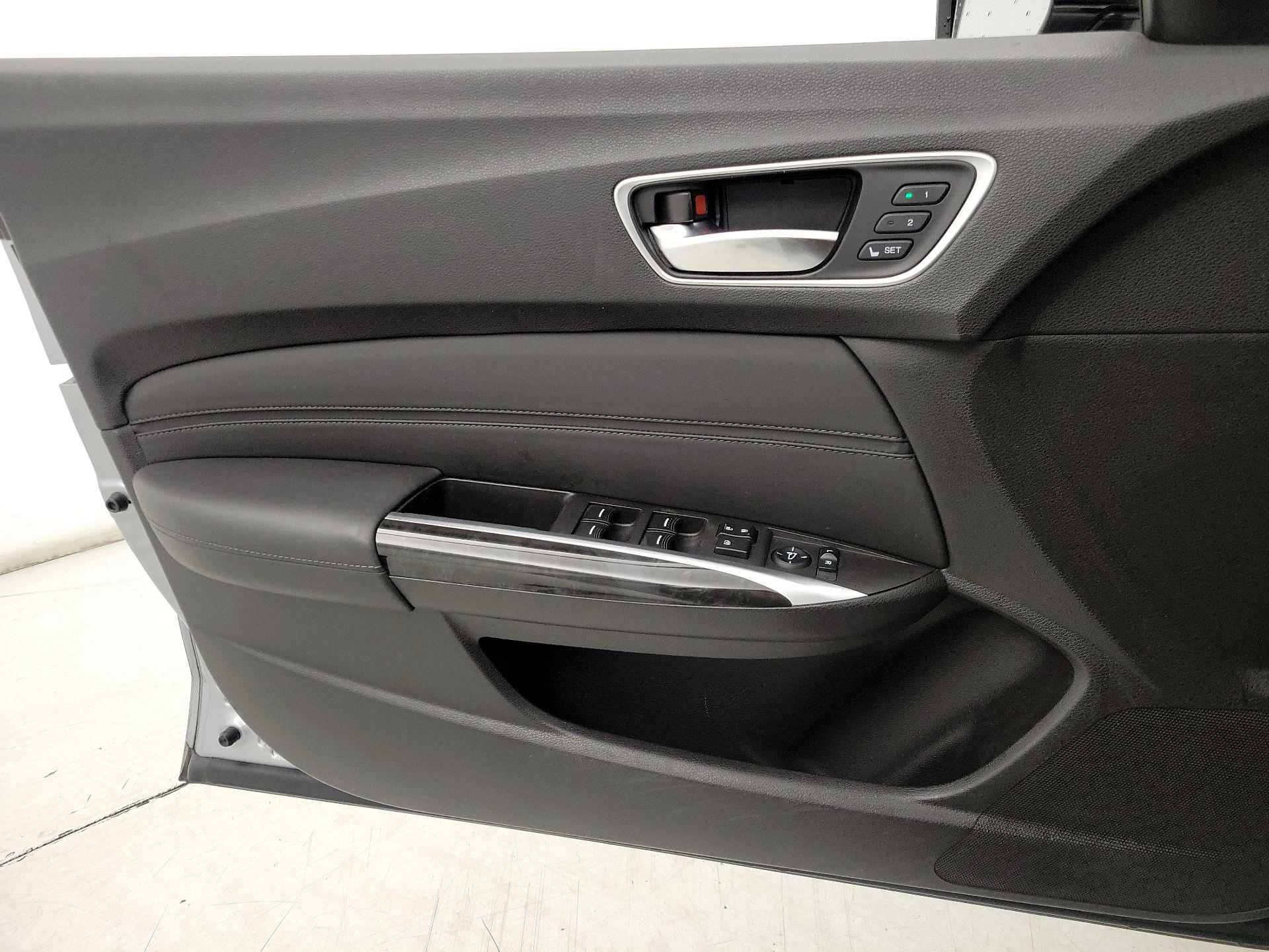 Thumbnail: 2018 Acura TLX - 12