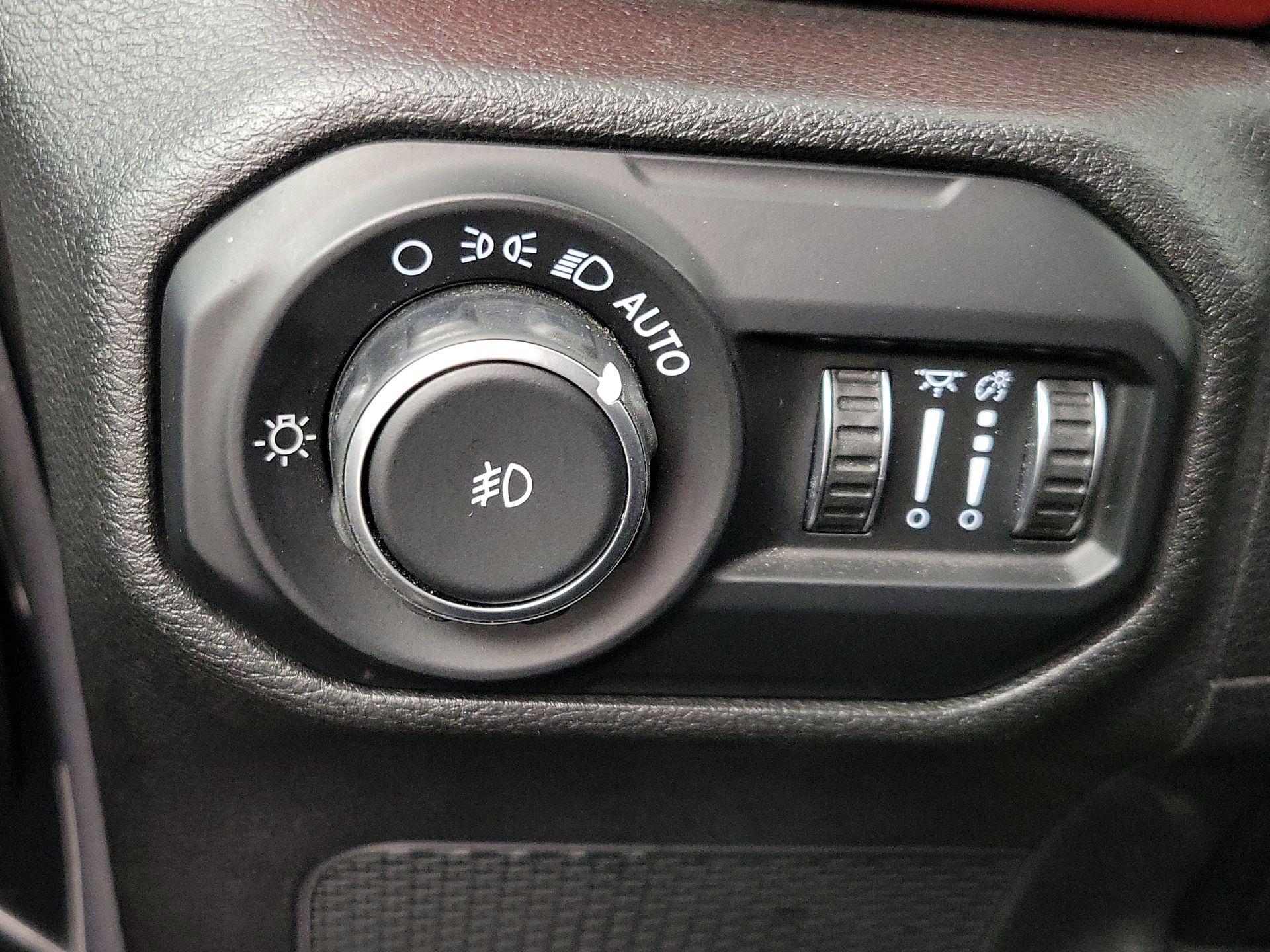 Thumbnail: 2018 Jeep Wrangler - 13