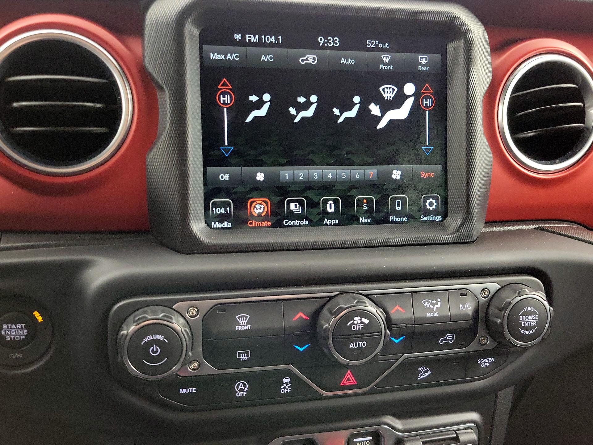 Thumbnail: 2018 Jeep Wrangler - 17