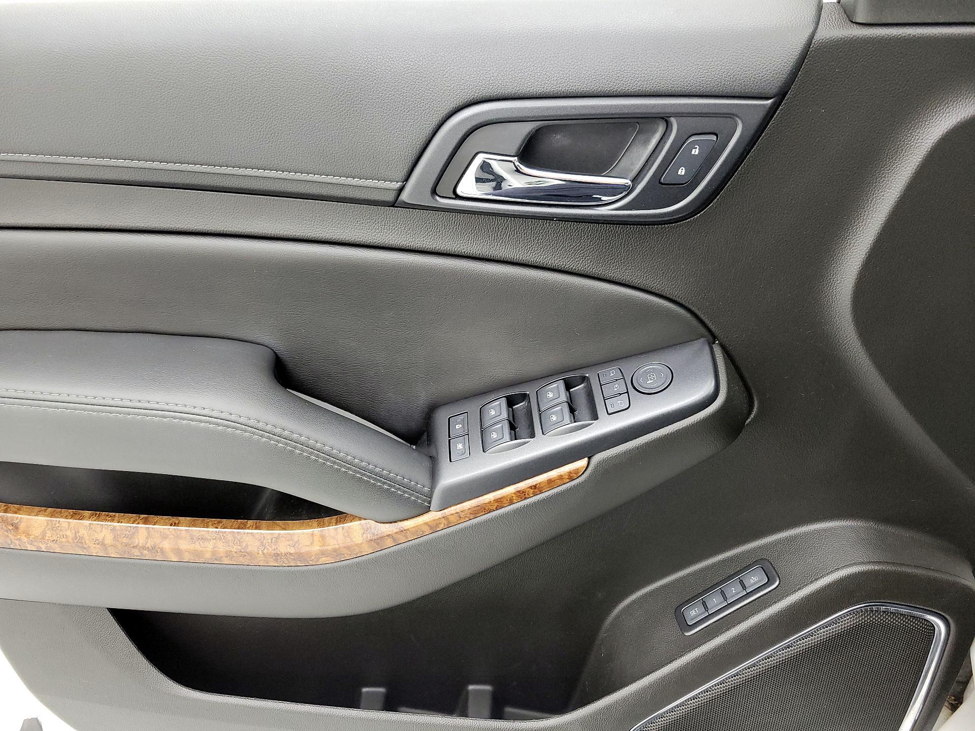 Thumbnail: 2017 Chevrolet Tahoe - 12