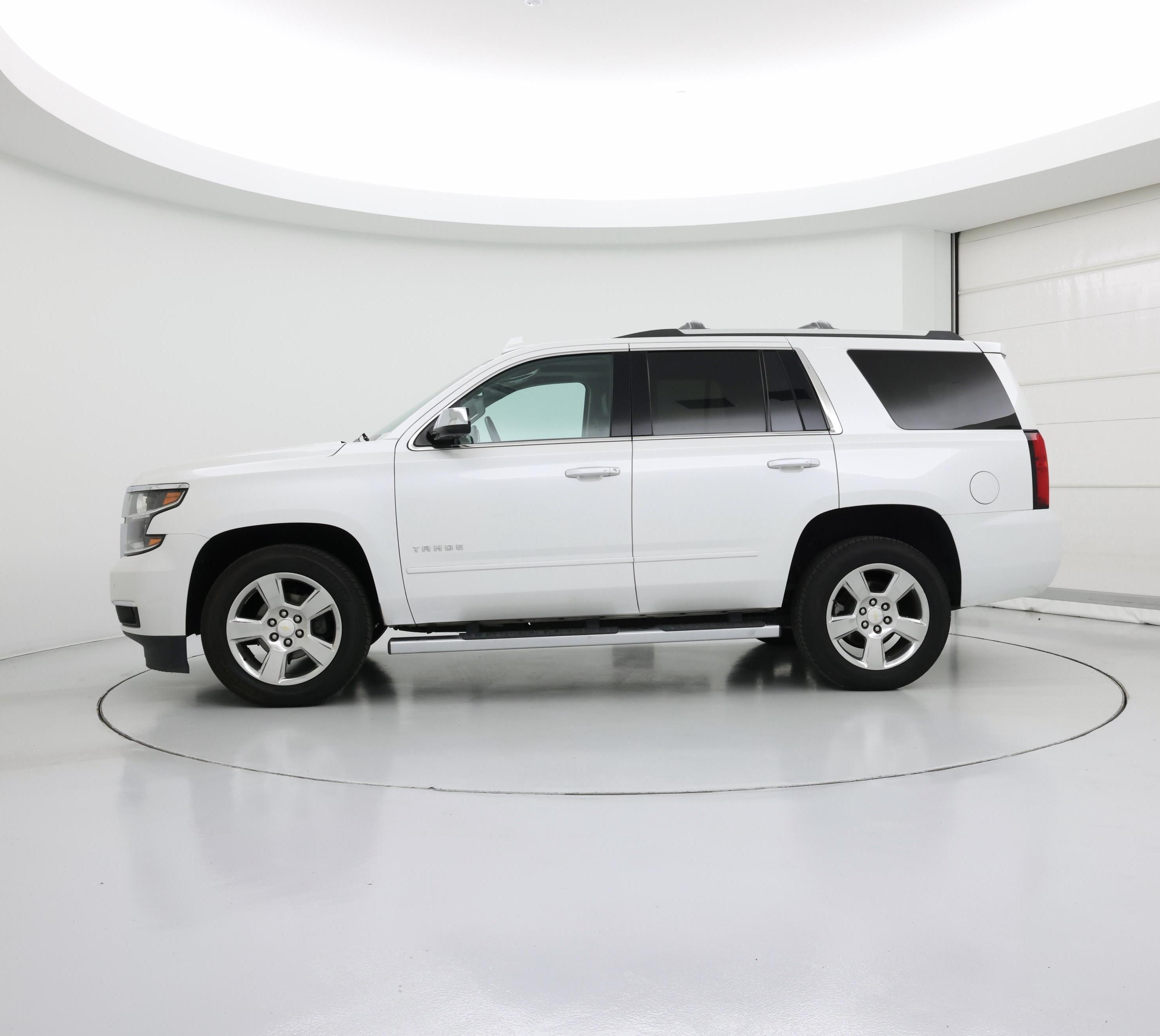 Thumbnail: 2017 Chevrolet Tahoe - 3