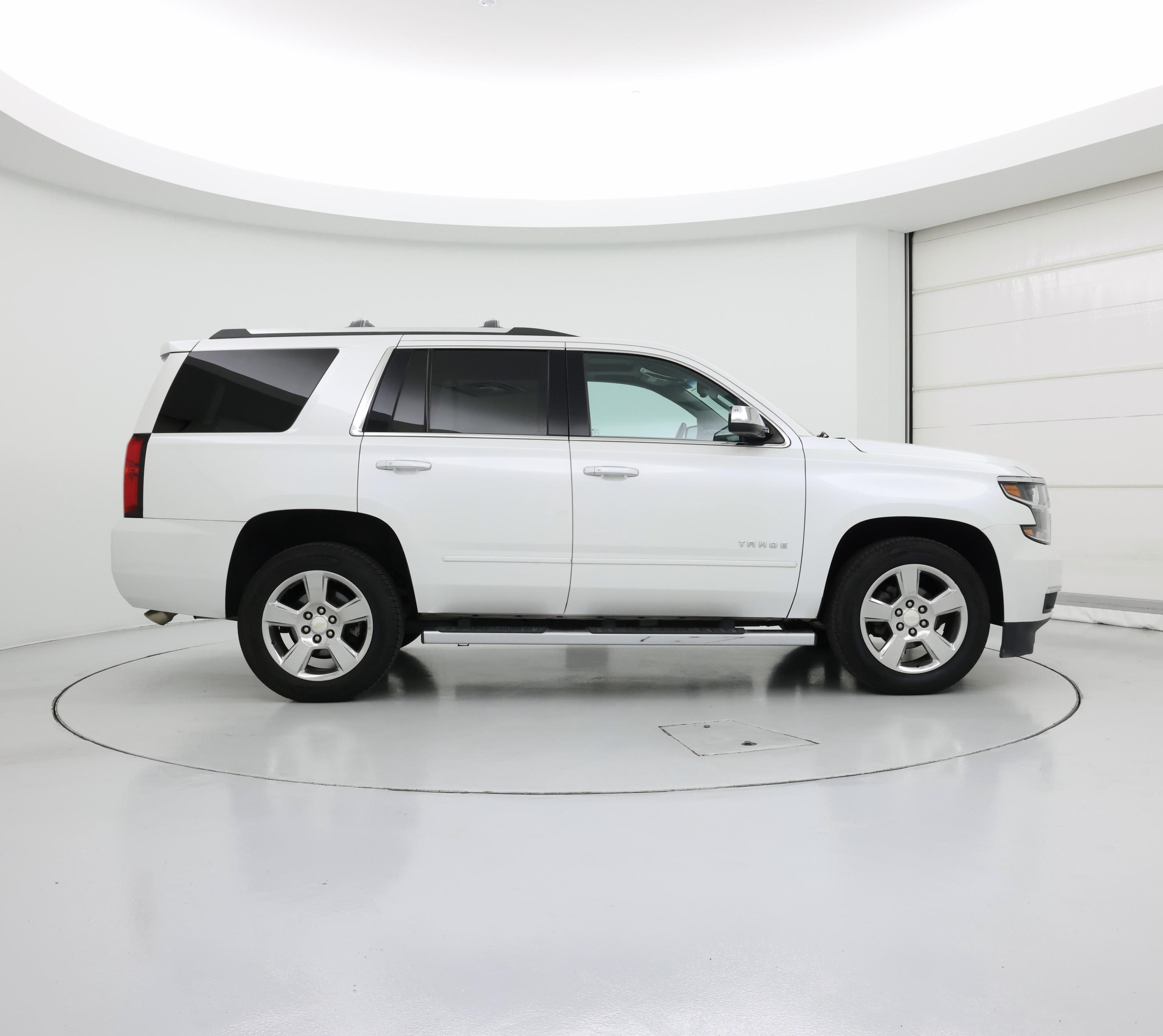 Thumbnail: 2017 Chevrolet Tahoe - 7