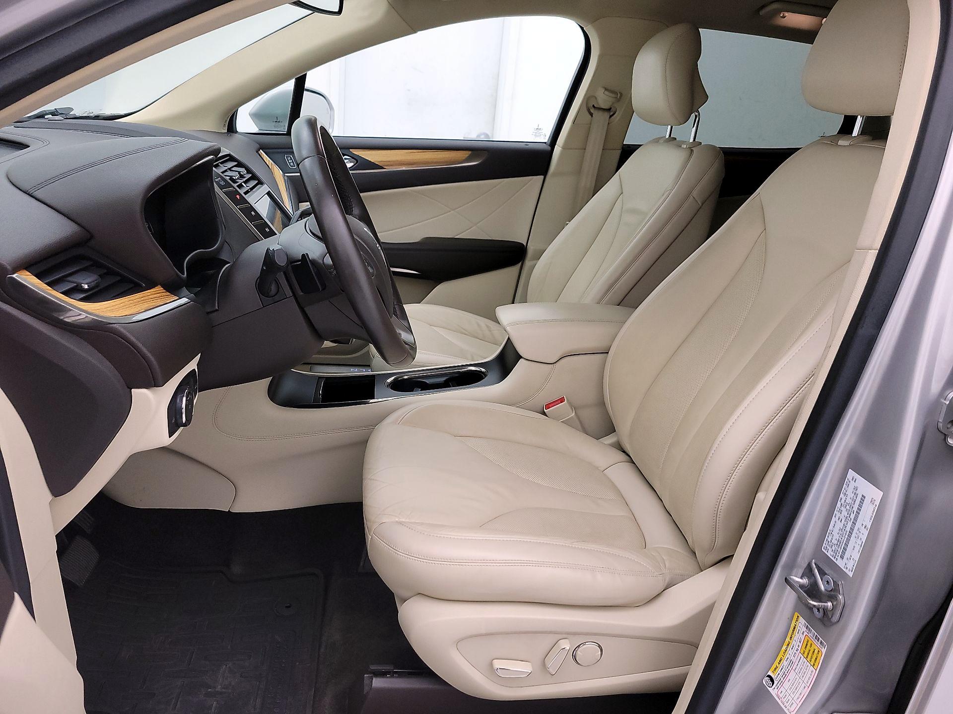 Thumbnail: 2016 Lincoln MKC - 11