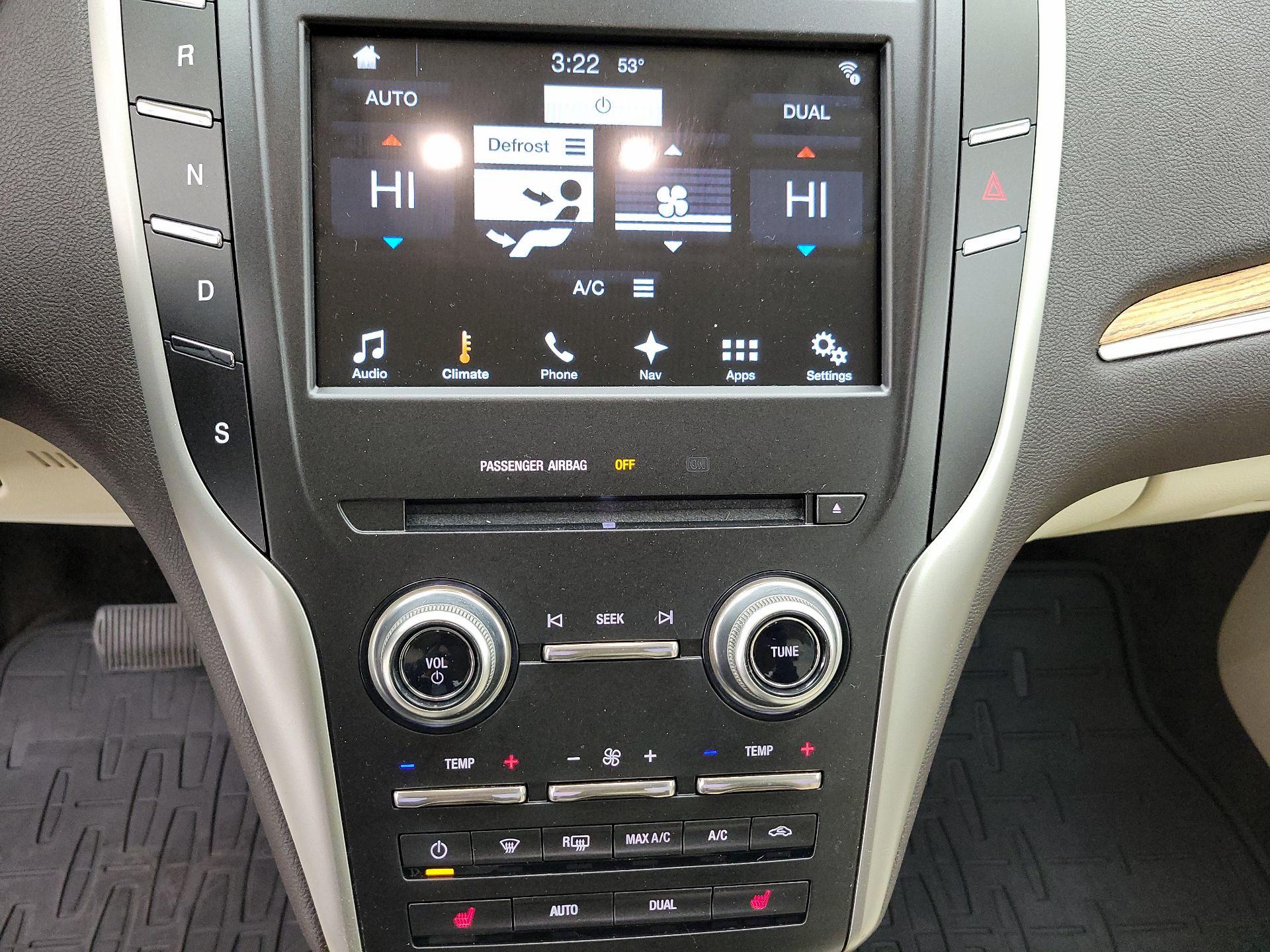 Thumbnail: 2016 Lincoln MKC - 17