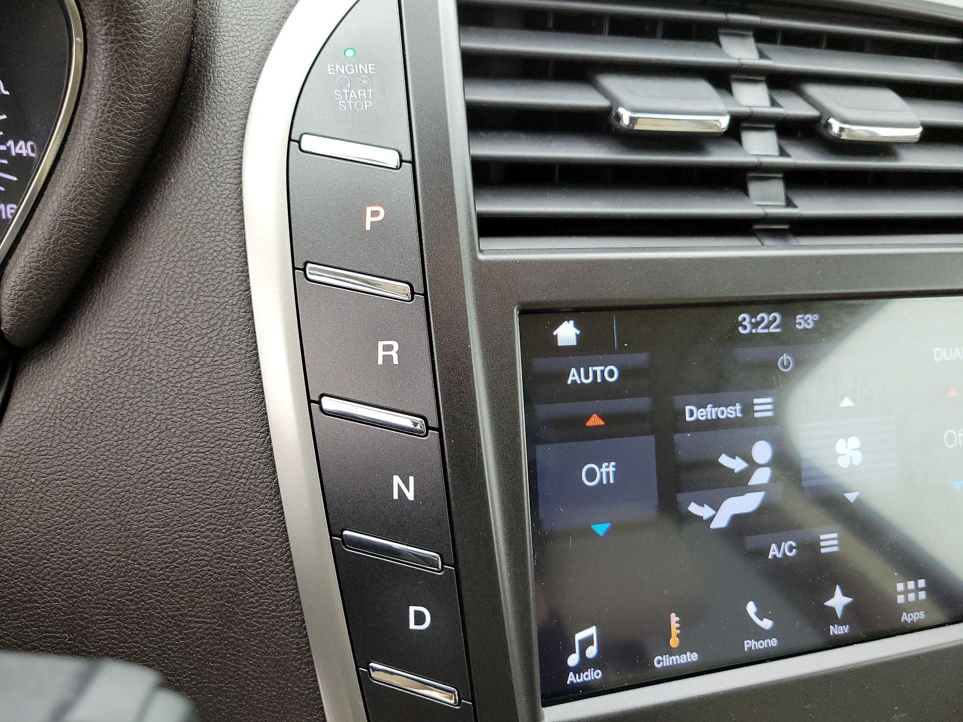 Thumbnail: 2016 Lincoln MKC - 18