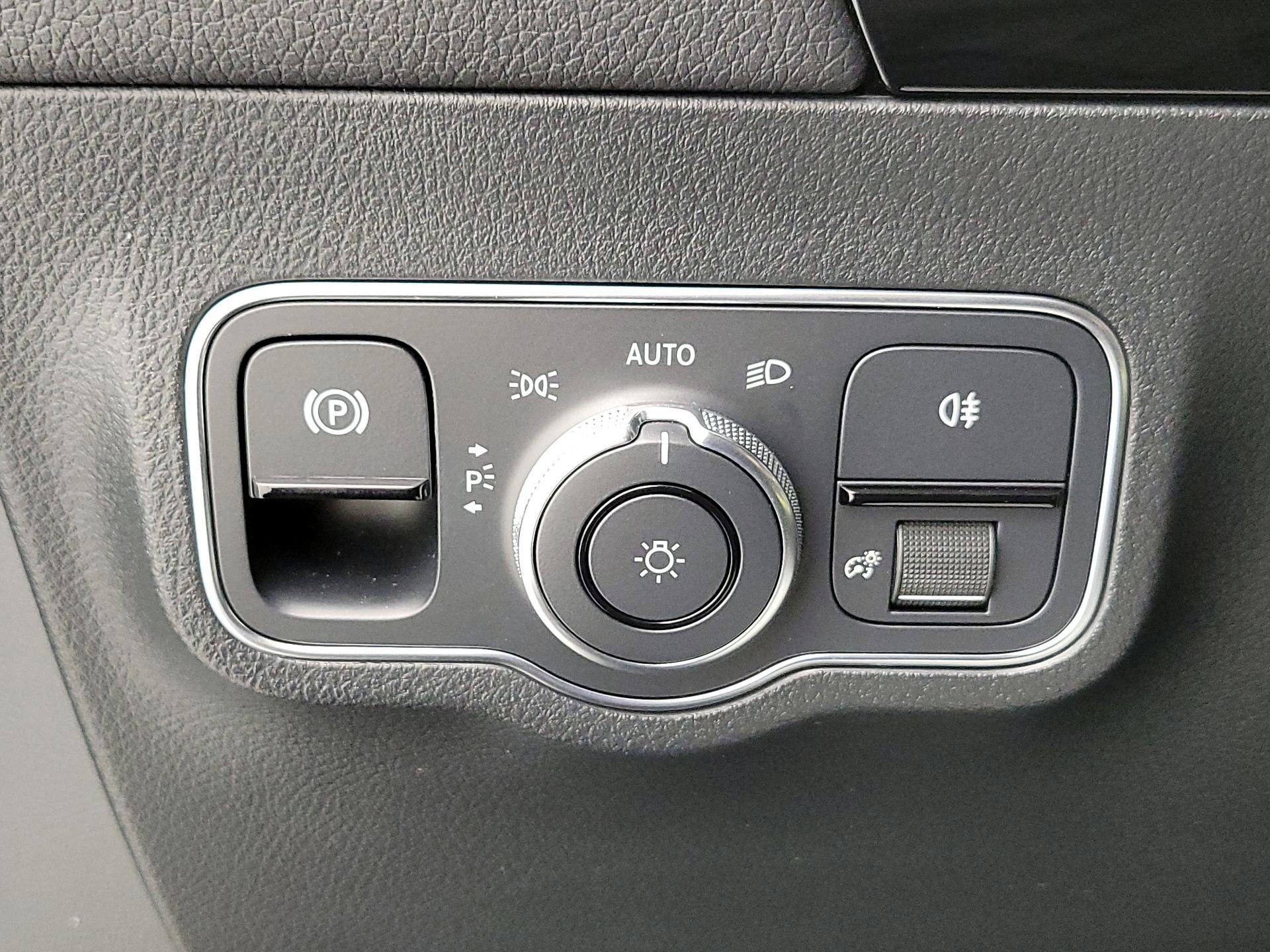 Thumbnail: 2023 Mercedes-Benz GLA - 13