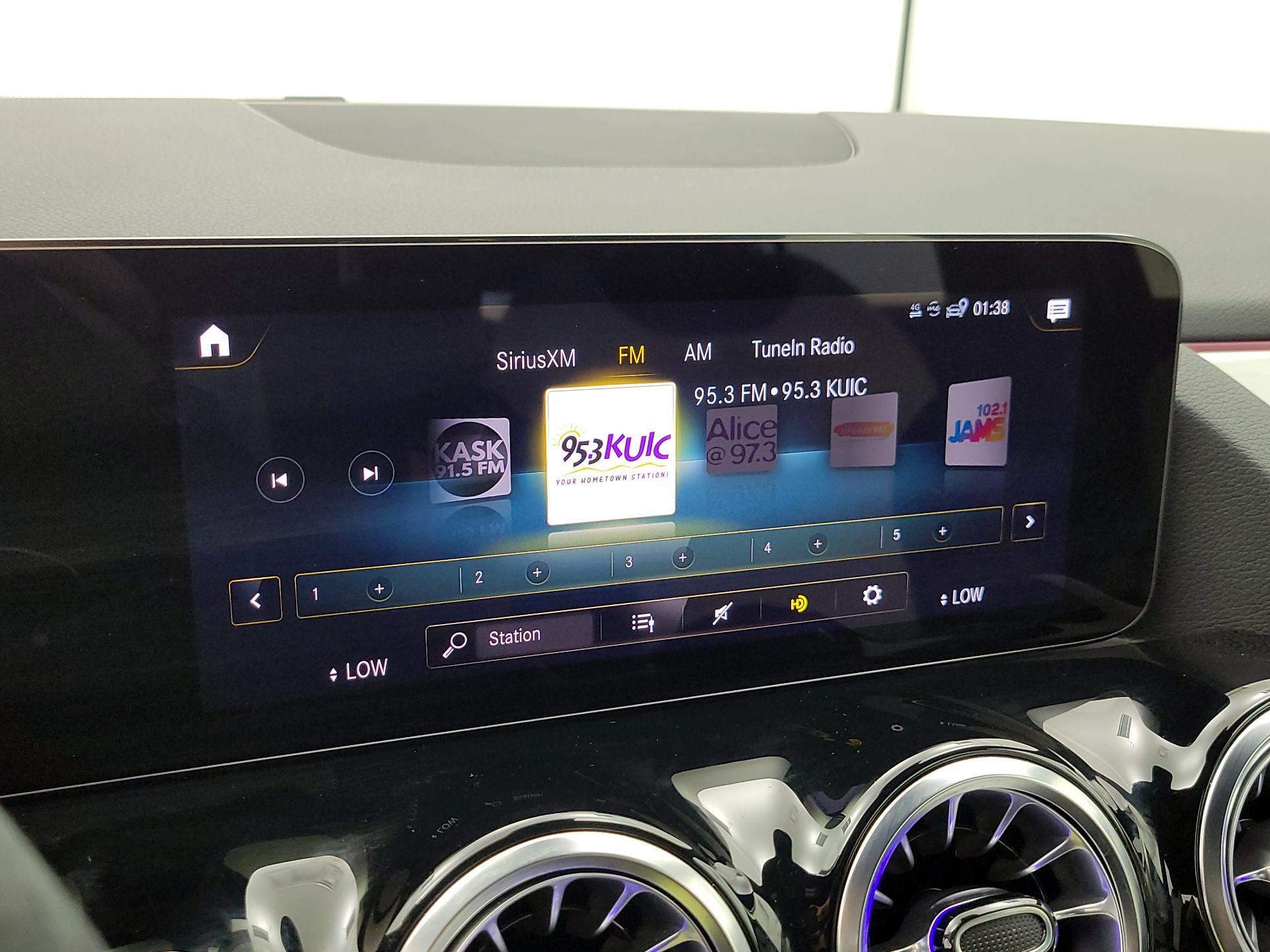 Thumbnail: 2023 Mercedes-Benz GLA - 16