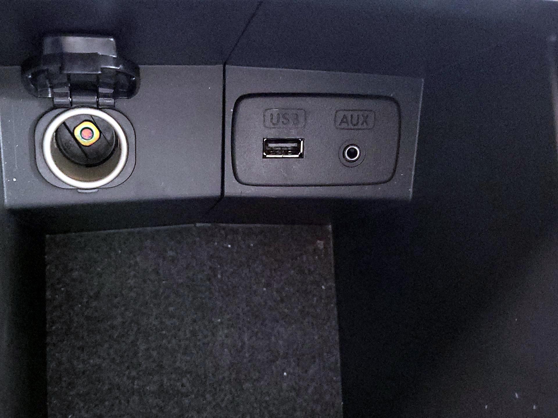 Thumbnail: 2015 Subaru Forester - 17