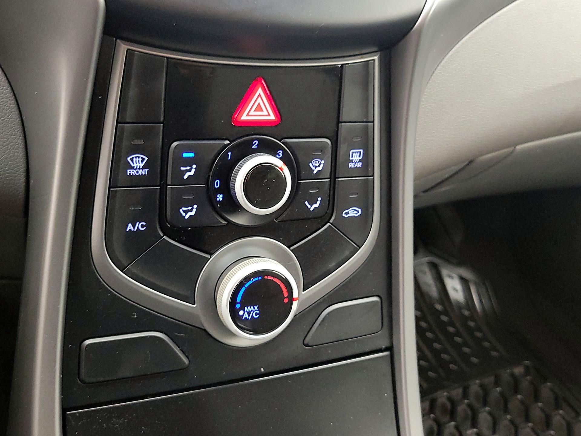 Thumbnail: 2016 Hyundai Elantra - 16