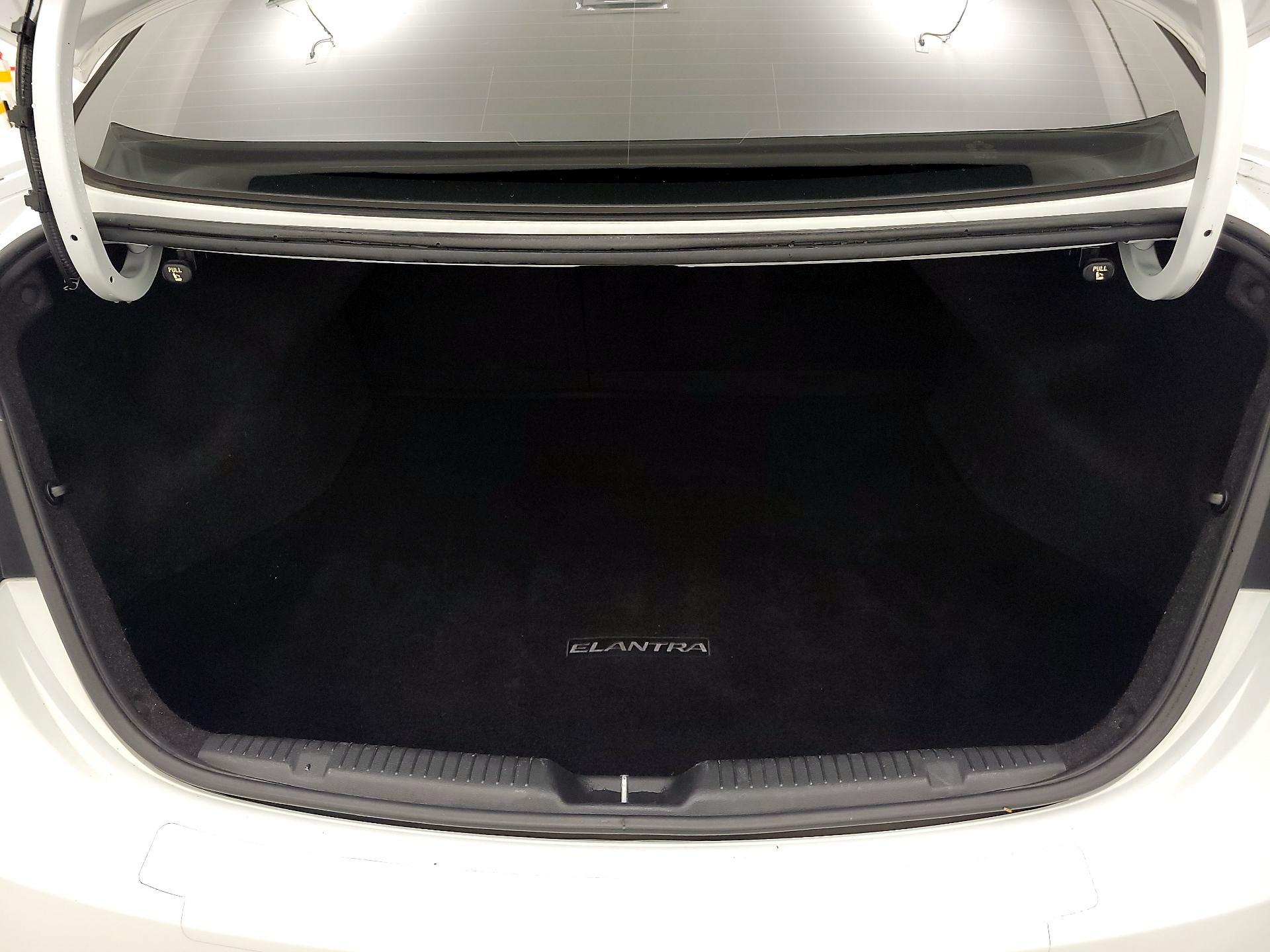 Thumbnail: 2016 Hyundai Elantra - 20