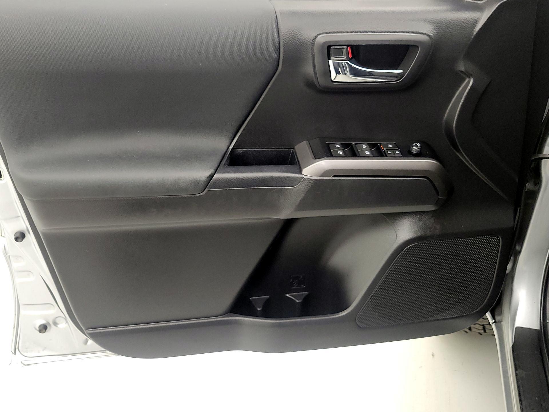 Thumbnail: 2023 Toyota Tacoma - 12