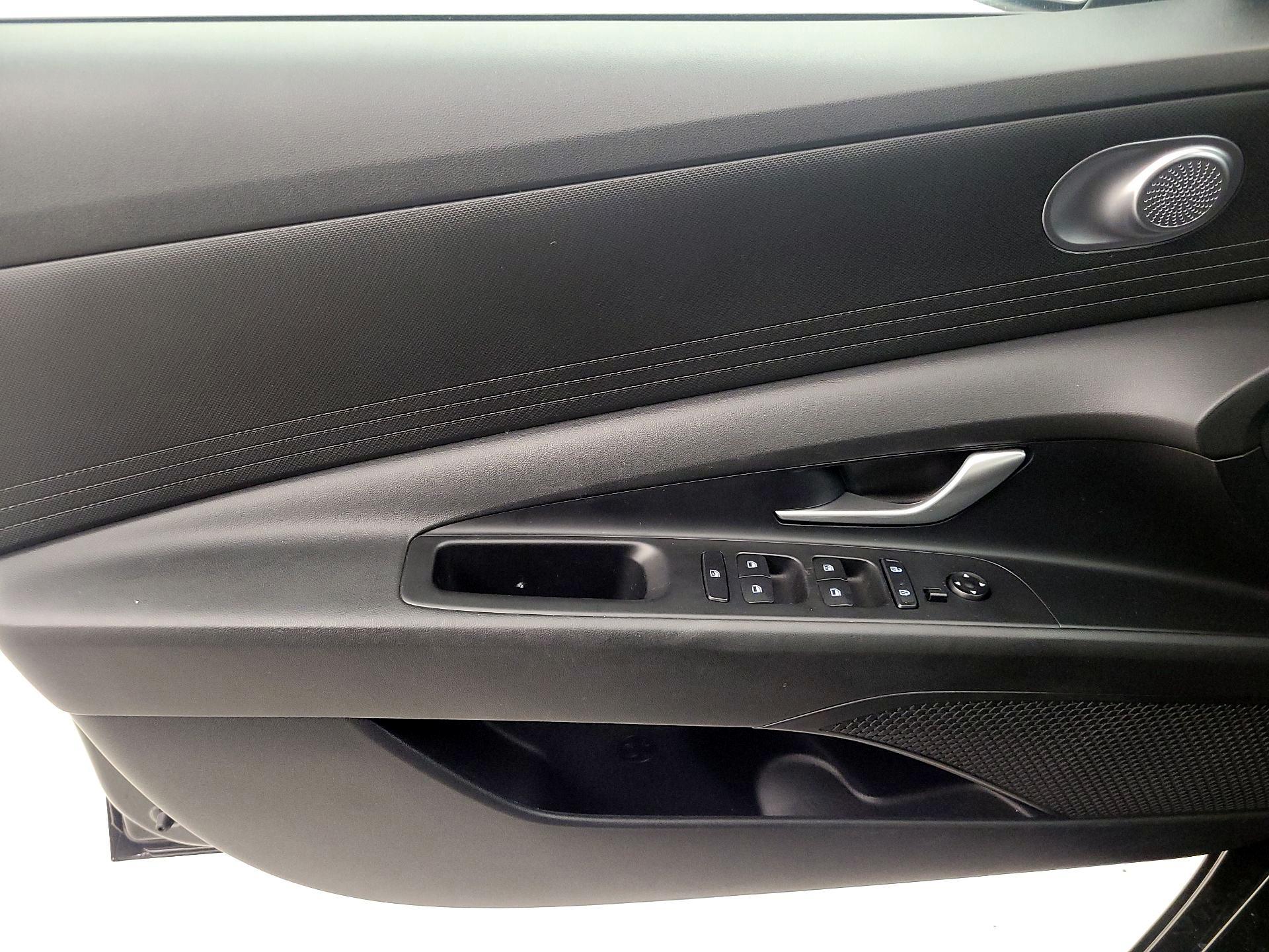 Thumbnail: 2023 Hyundai Elantra - 12