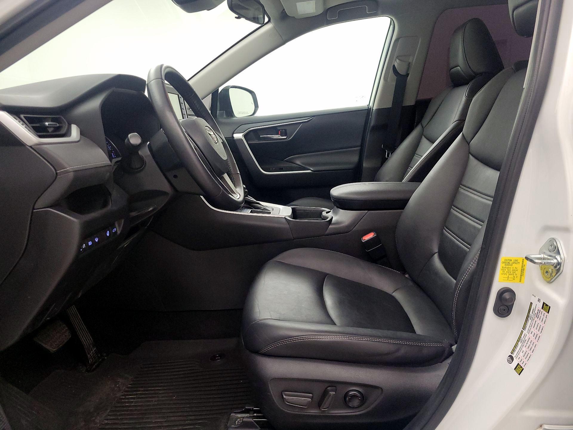 Thumbnail: 2021 Toyota RAV4 - 11