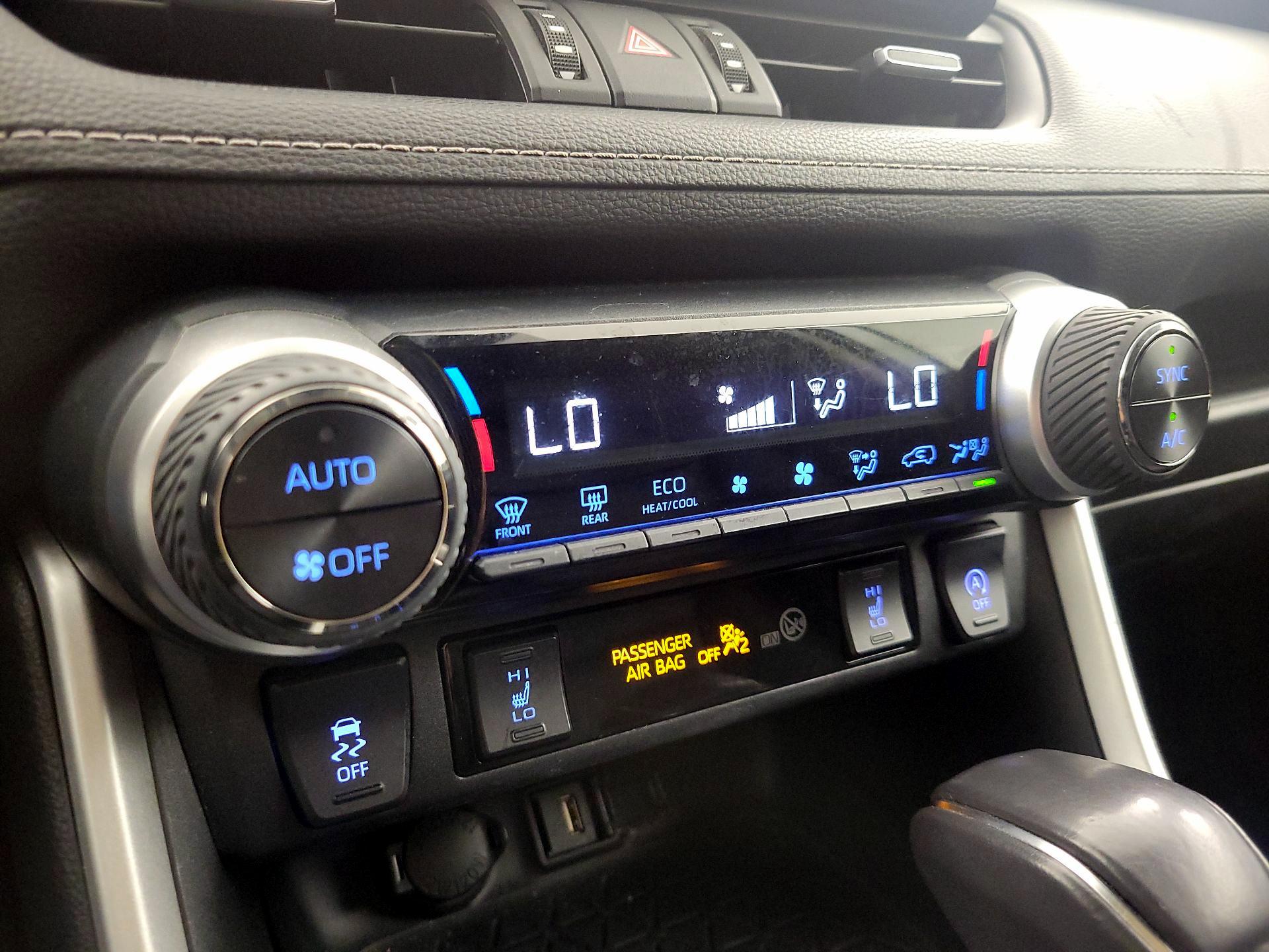 Thumbnail: 2021 Toyota RAV4 - 16