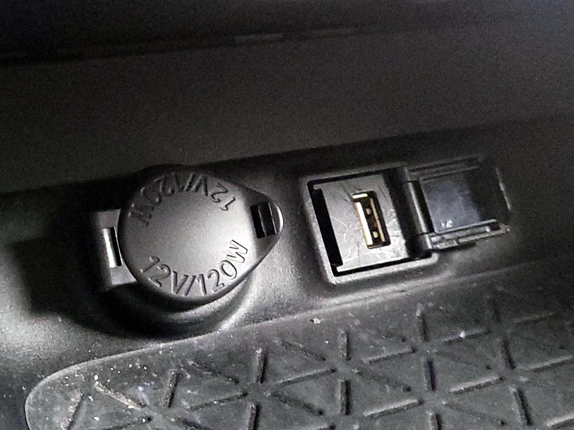 Thumbnail: 2021 Toyota RAV4 - 18