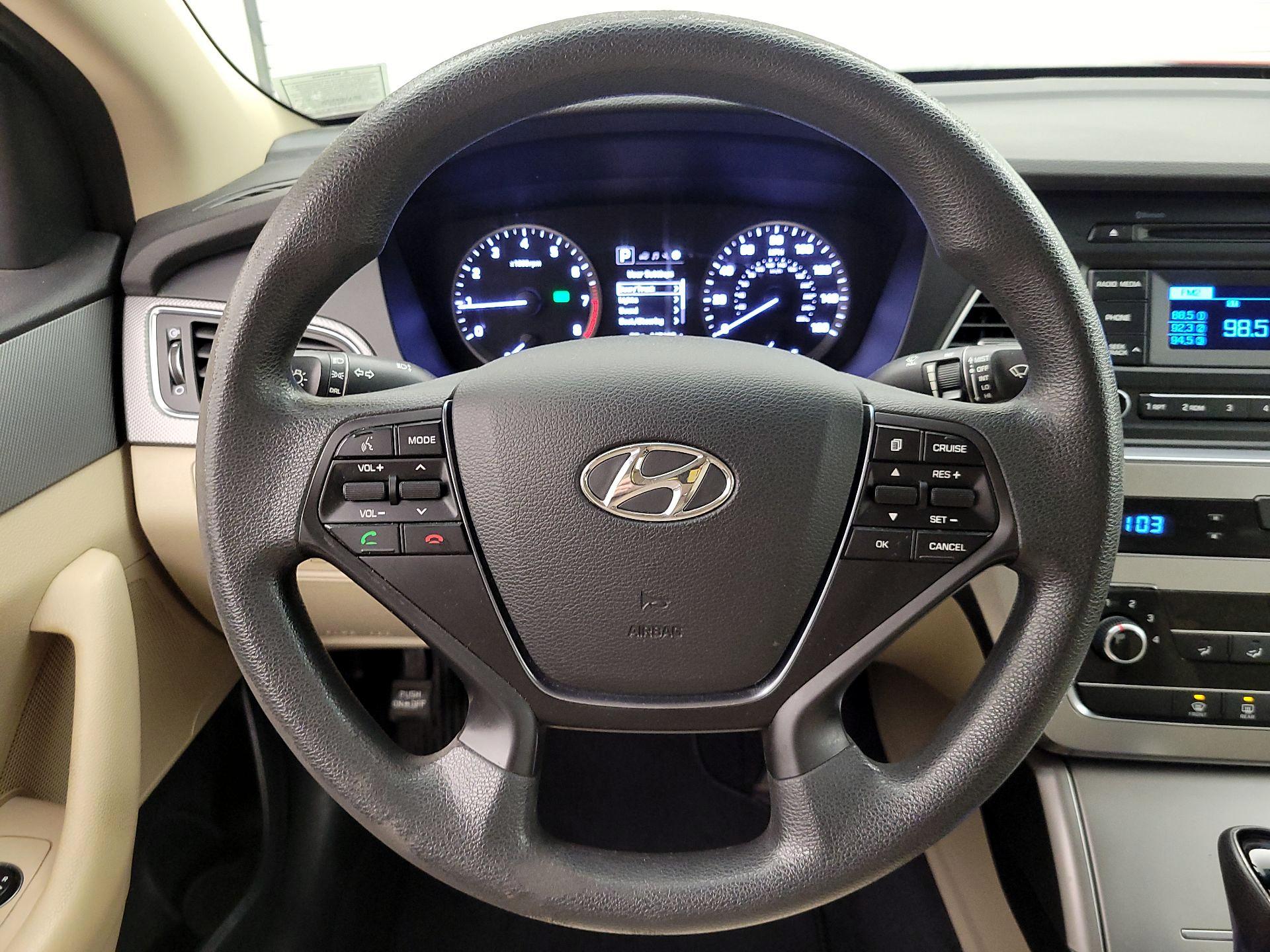 Thumbnail: 2015 Hyundai Sonata - 10