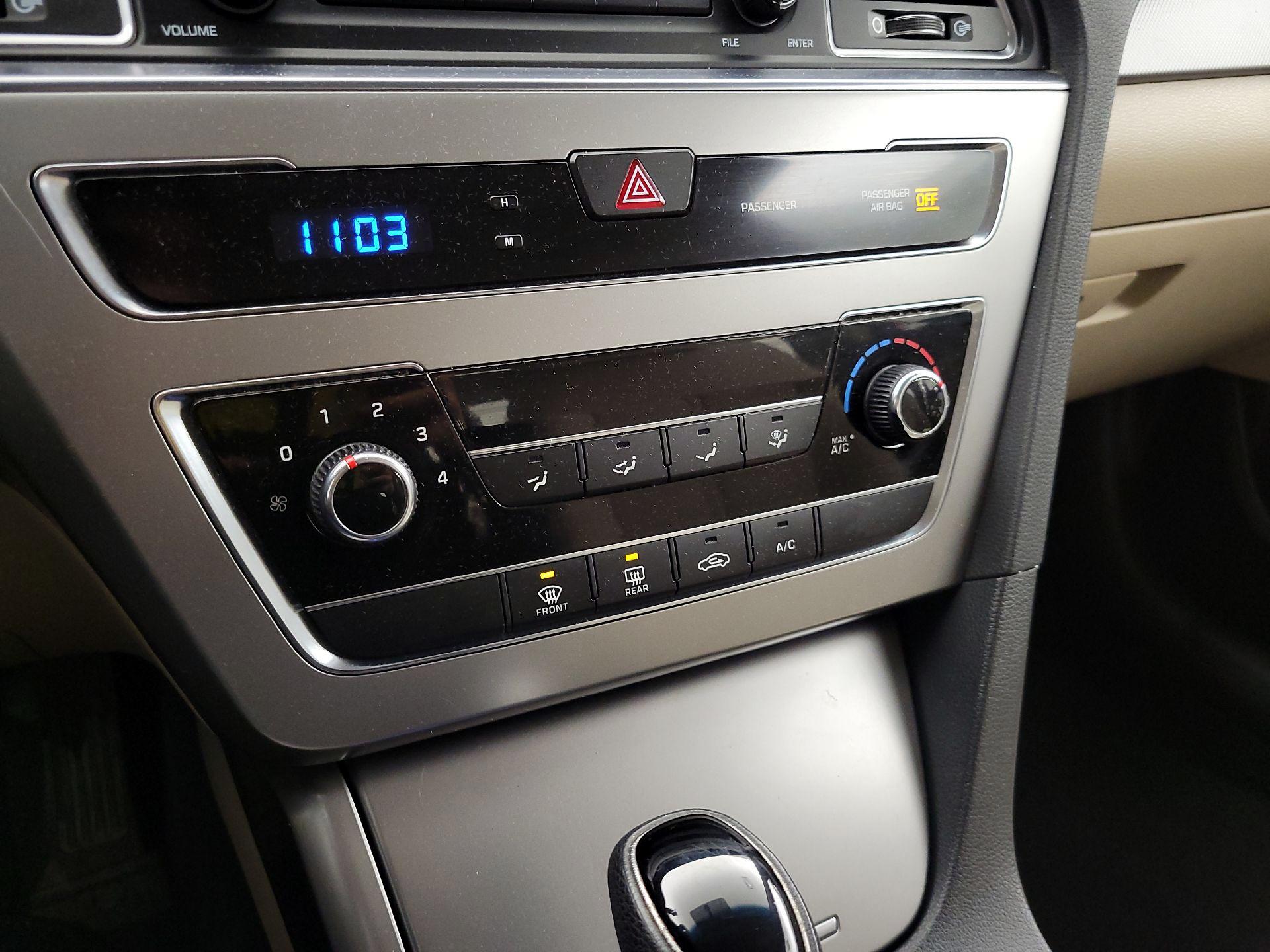 Thumbnail: 2015 Hyundai Sonata - 15