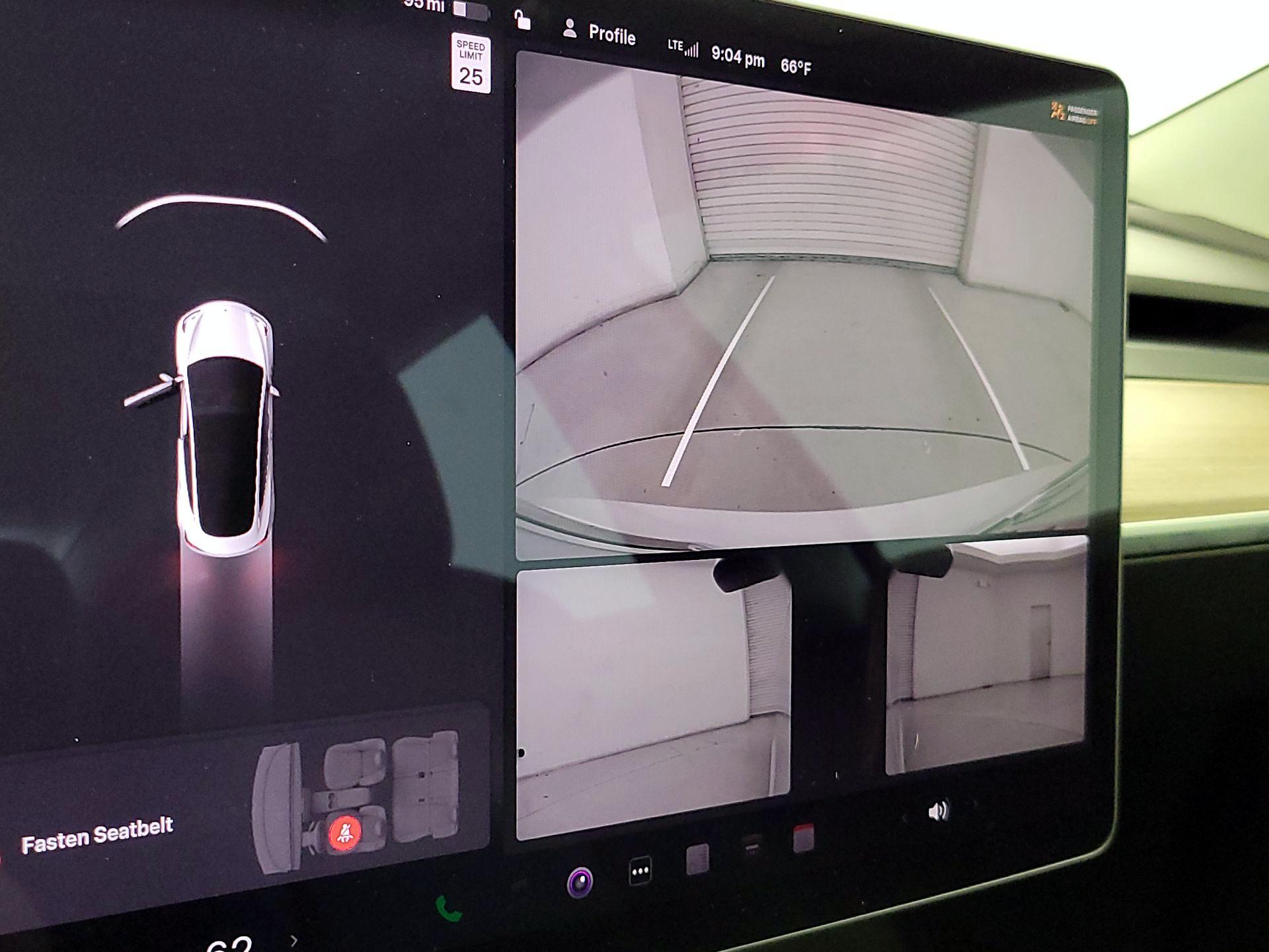 Thumbnail: 2022 Tesla Model 3 - 14