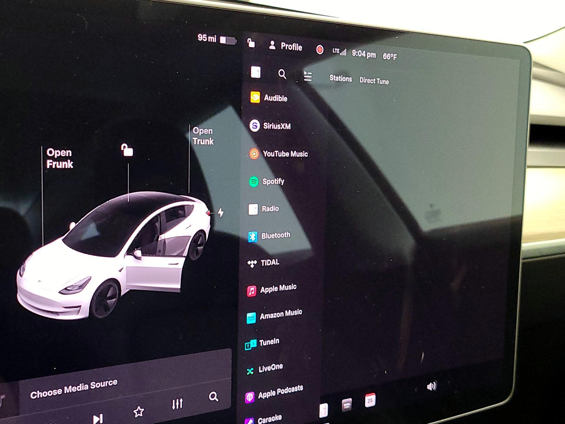 Thumbnail: 2022 Tesla Model 3 - 15