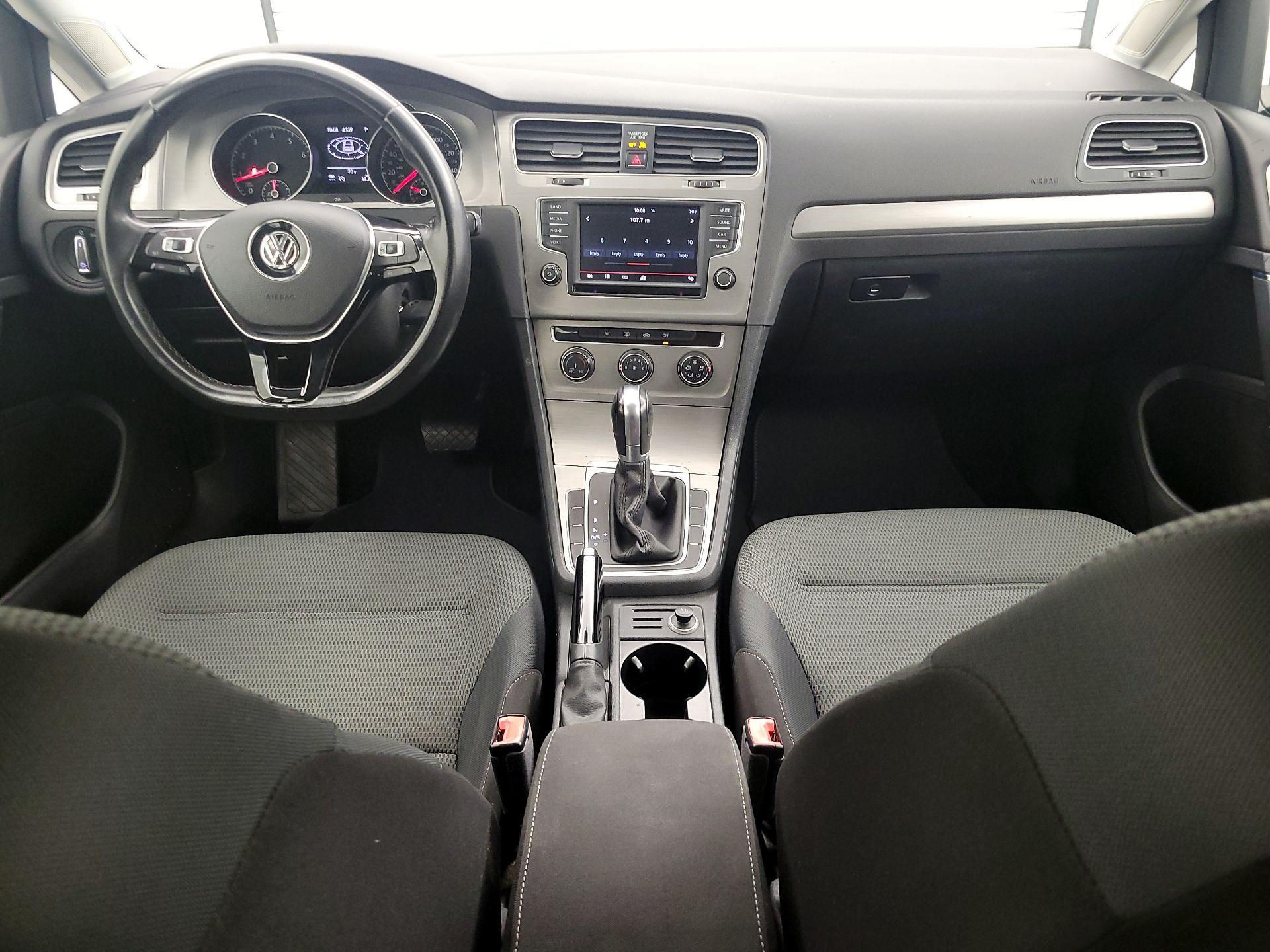 Thumbnail: 2016 Volkswagen Golf - 9