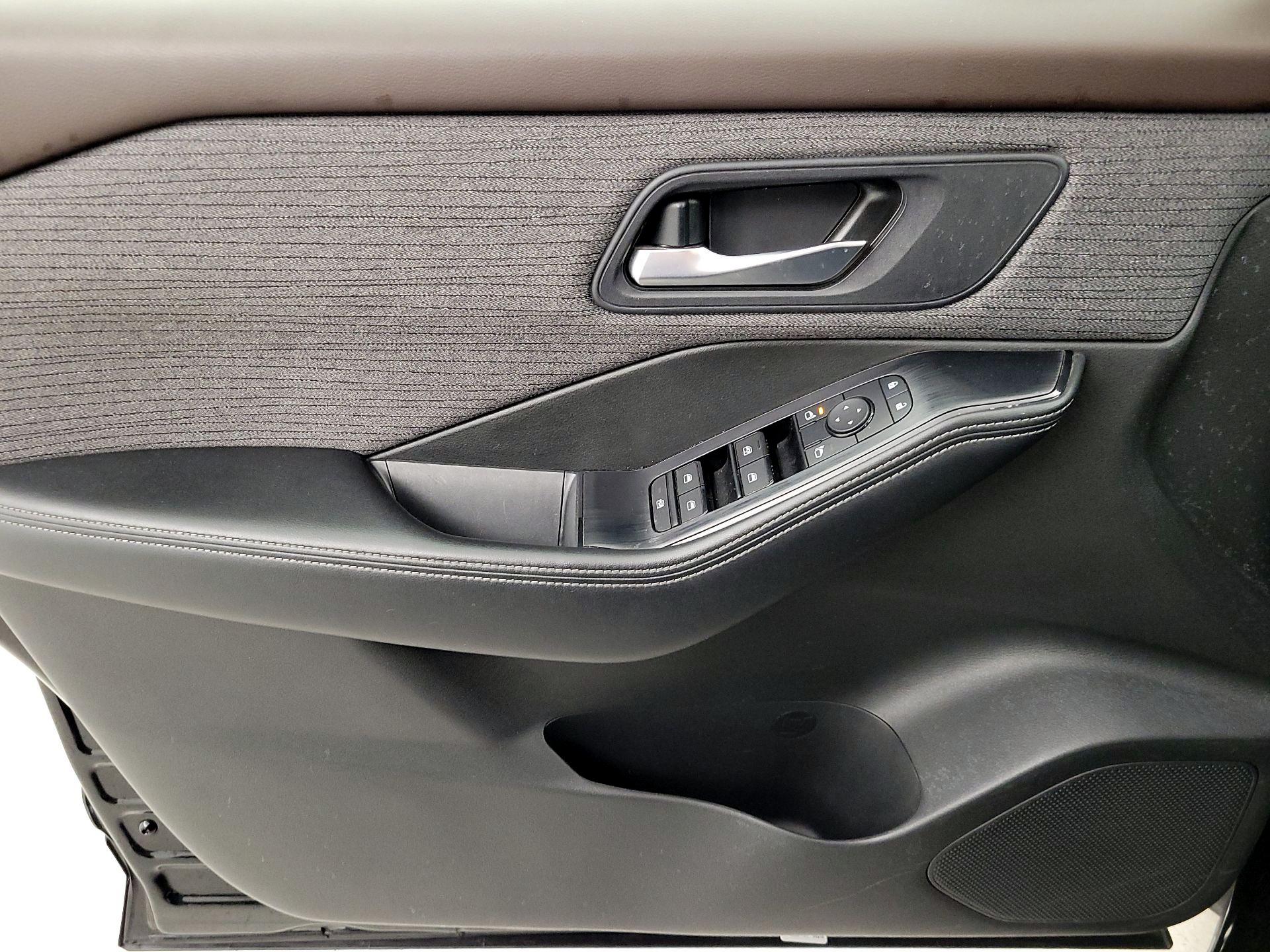 Thumbnail: 2023 Nissan Rogue - 12