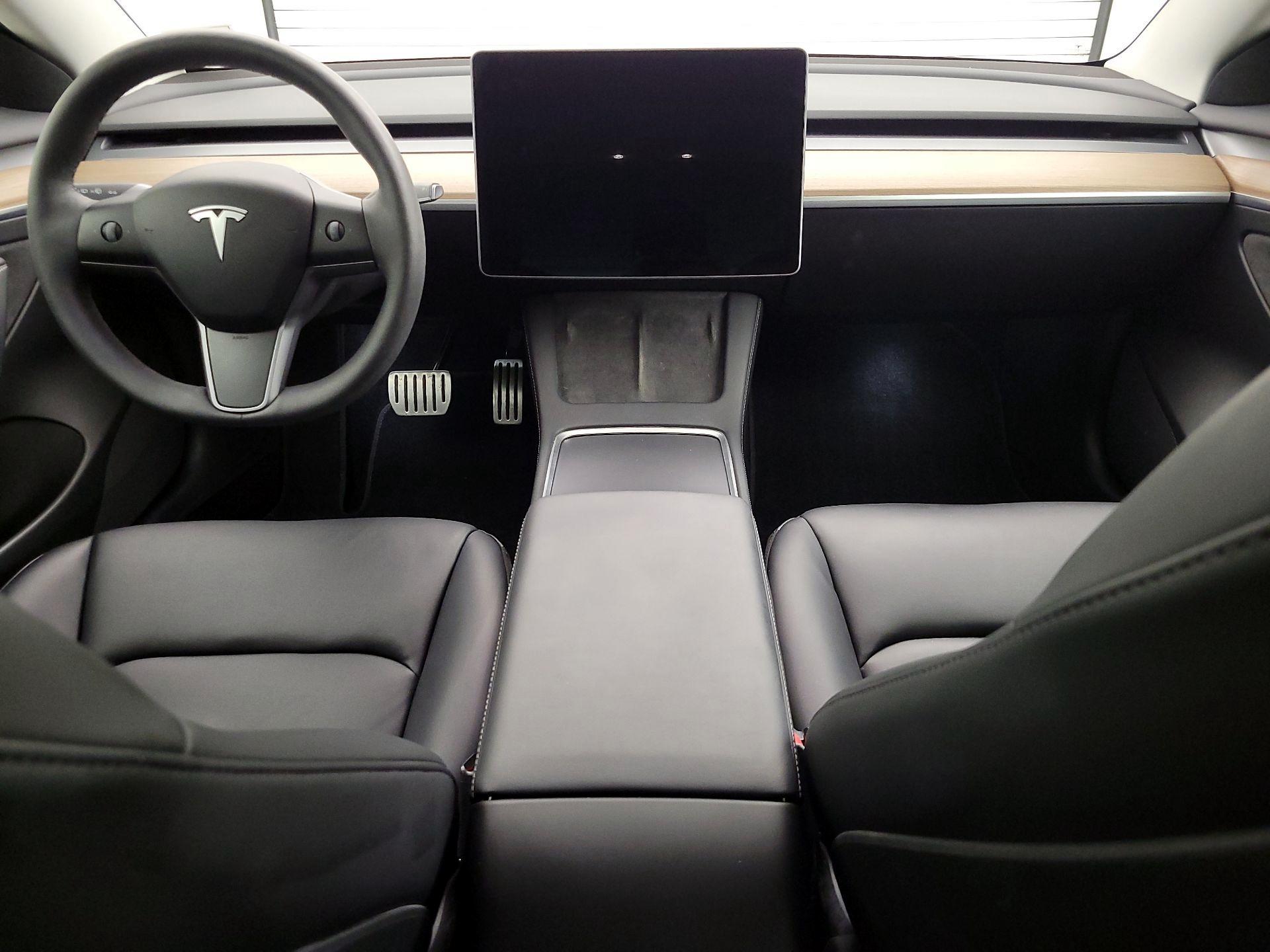 Thumbnail: 2023 Tesla Model 3 - 9