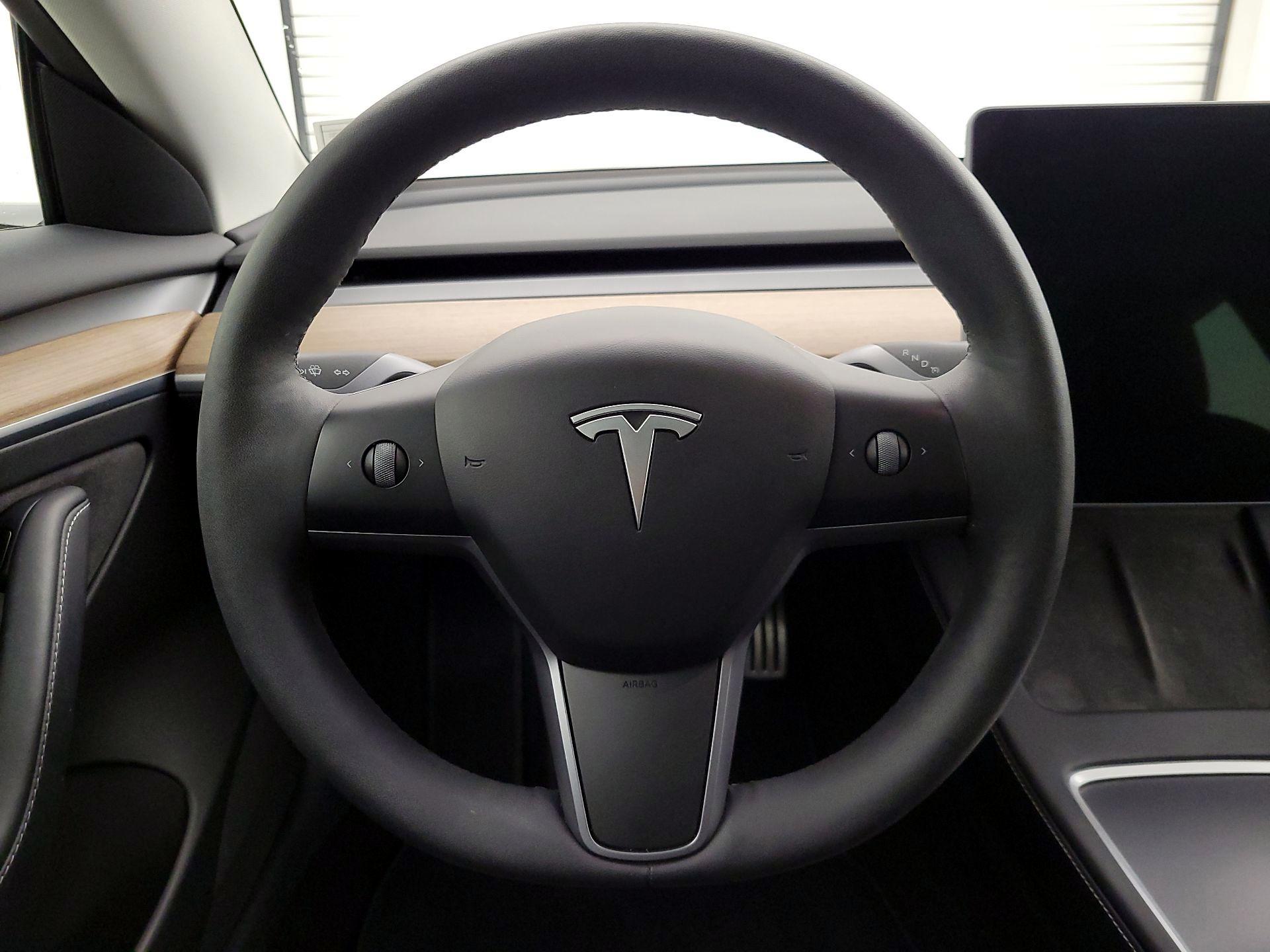 Thumbnail: 2023 Tesla Model 3 - 10