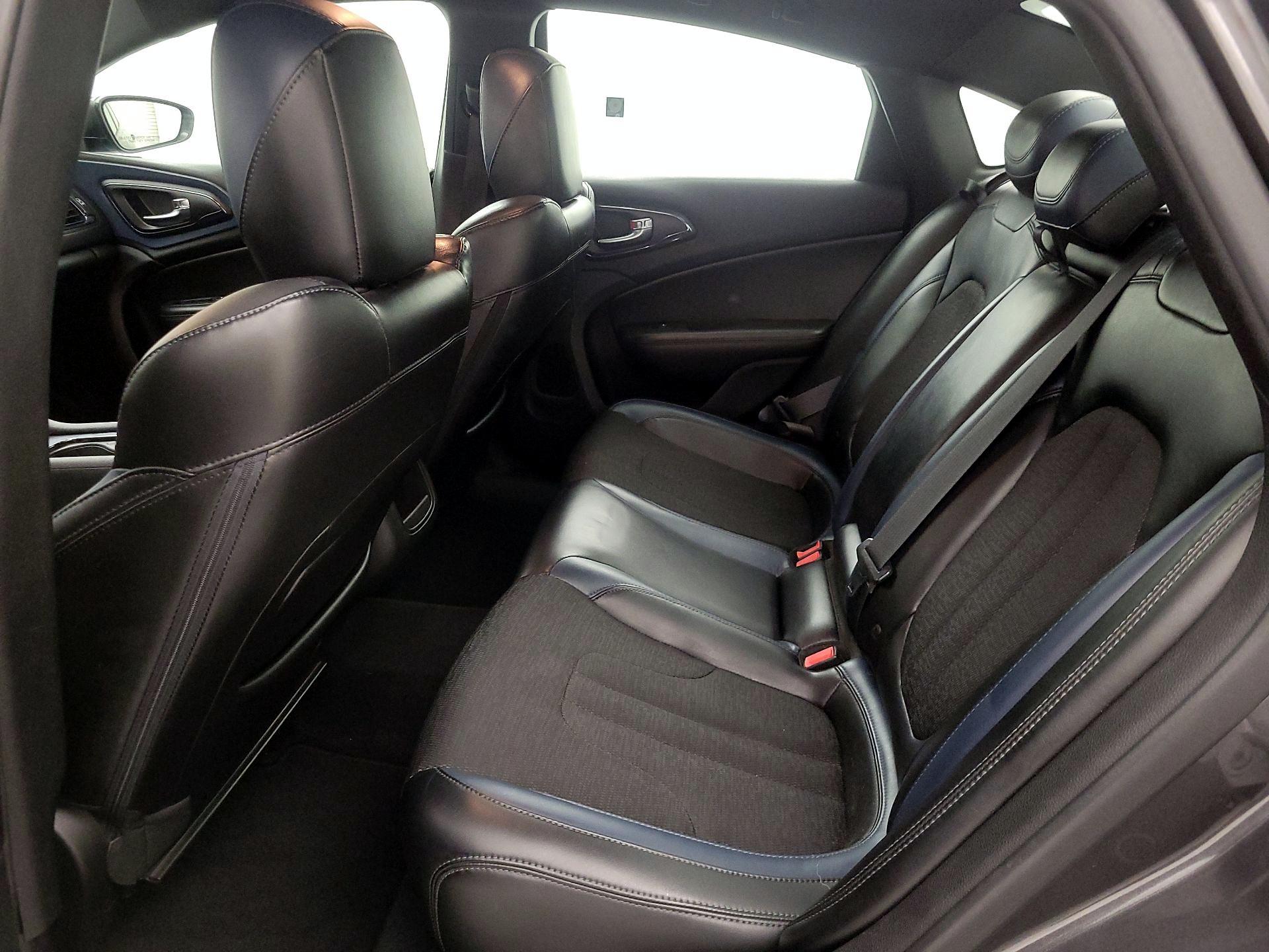 Thumbnail: 2015 Chrysler 200 - 18