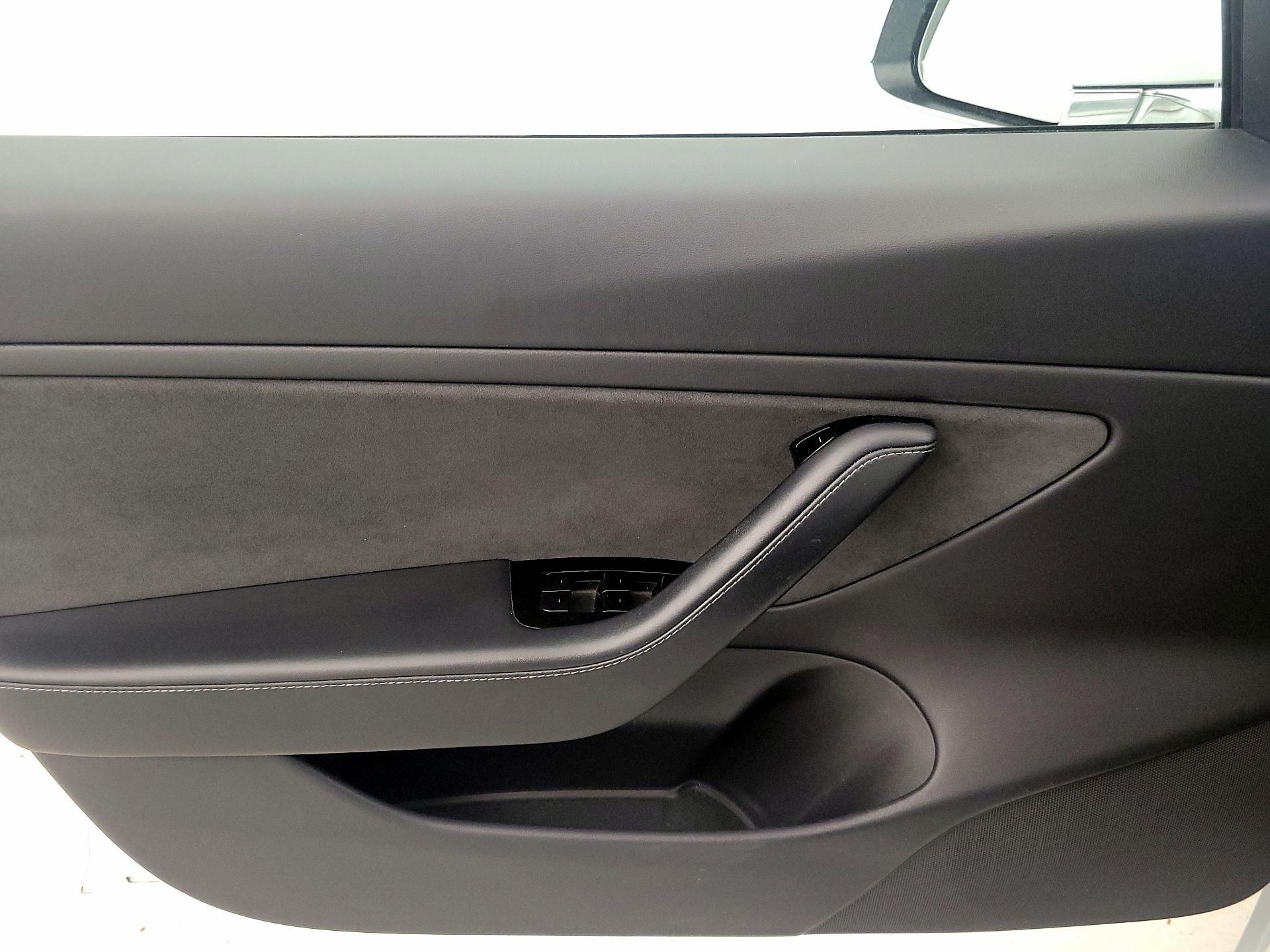 Thumbnail: 2020 Tesla Model 3 - 12