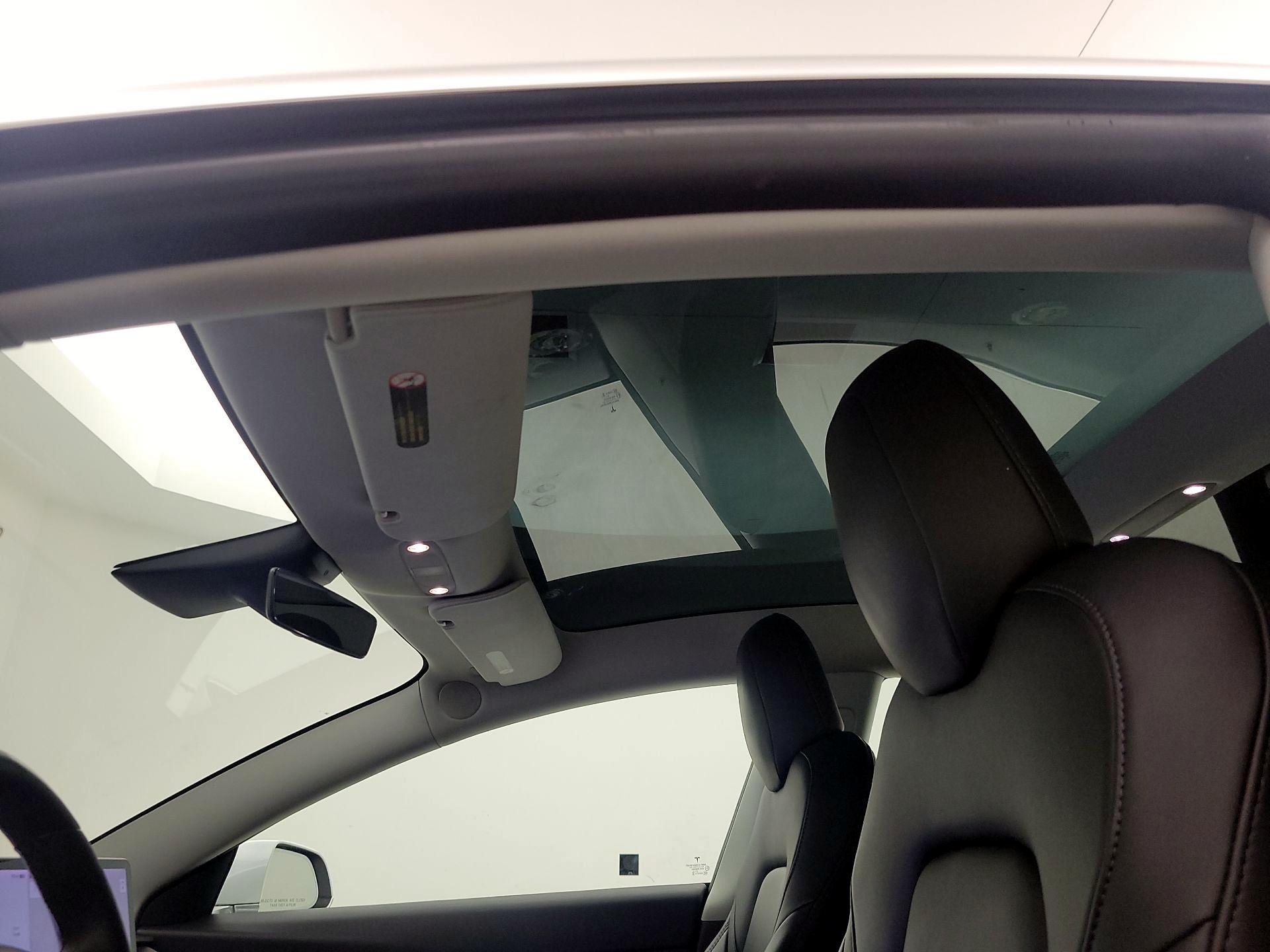 Thumbnail: 2020 Tesla Model 3 - 19