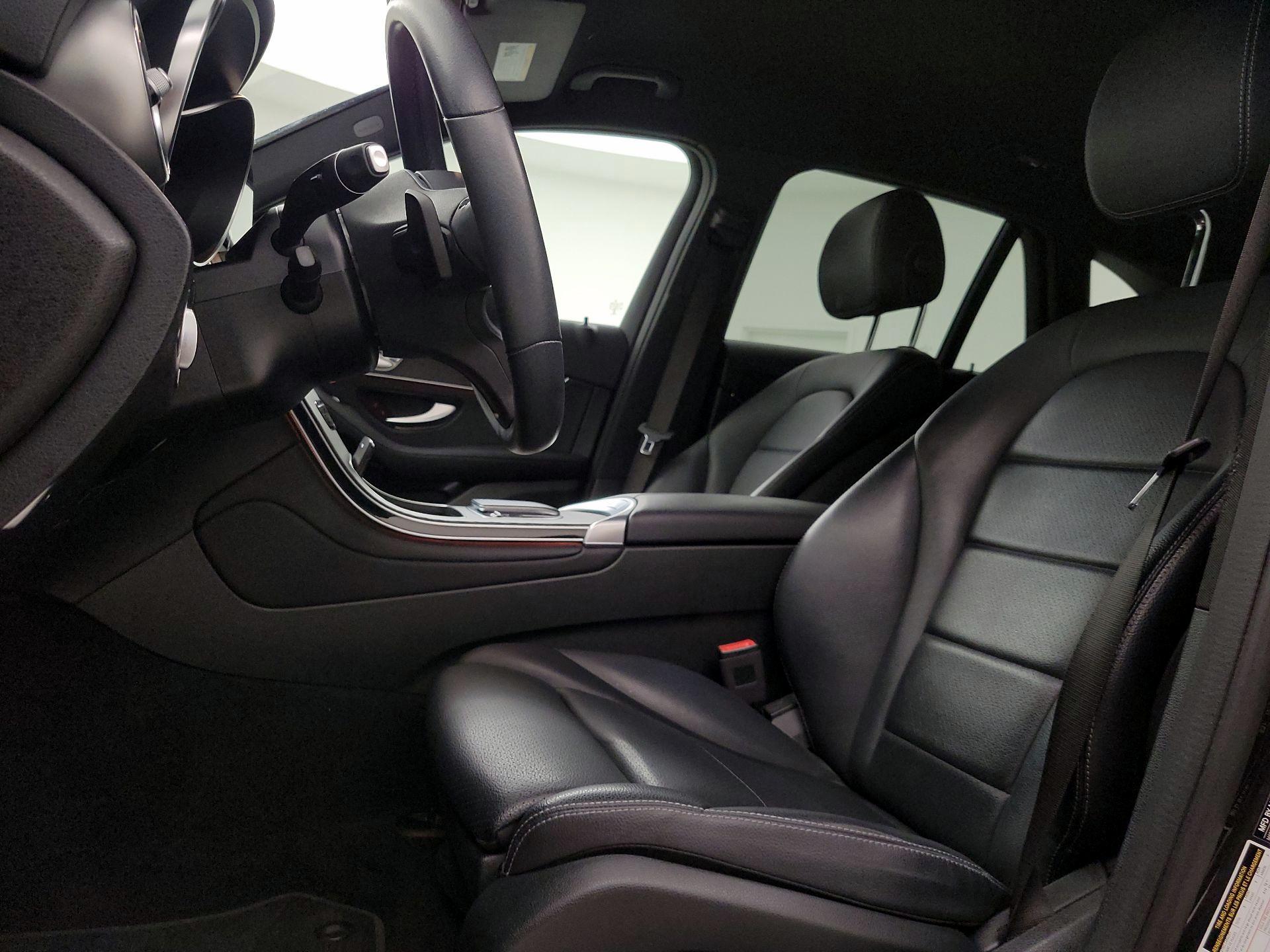 Thumbnail: 2022 Mercedes-Benz GLC - 11