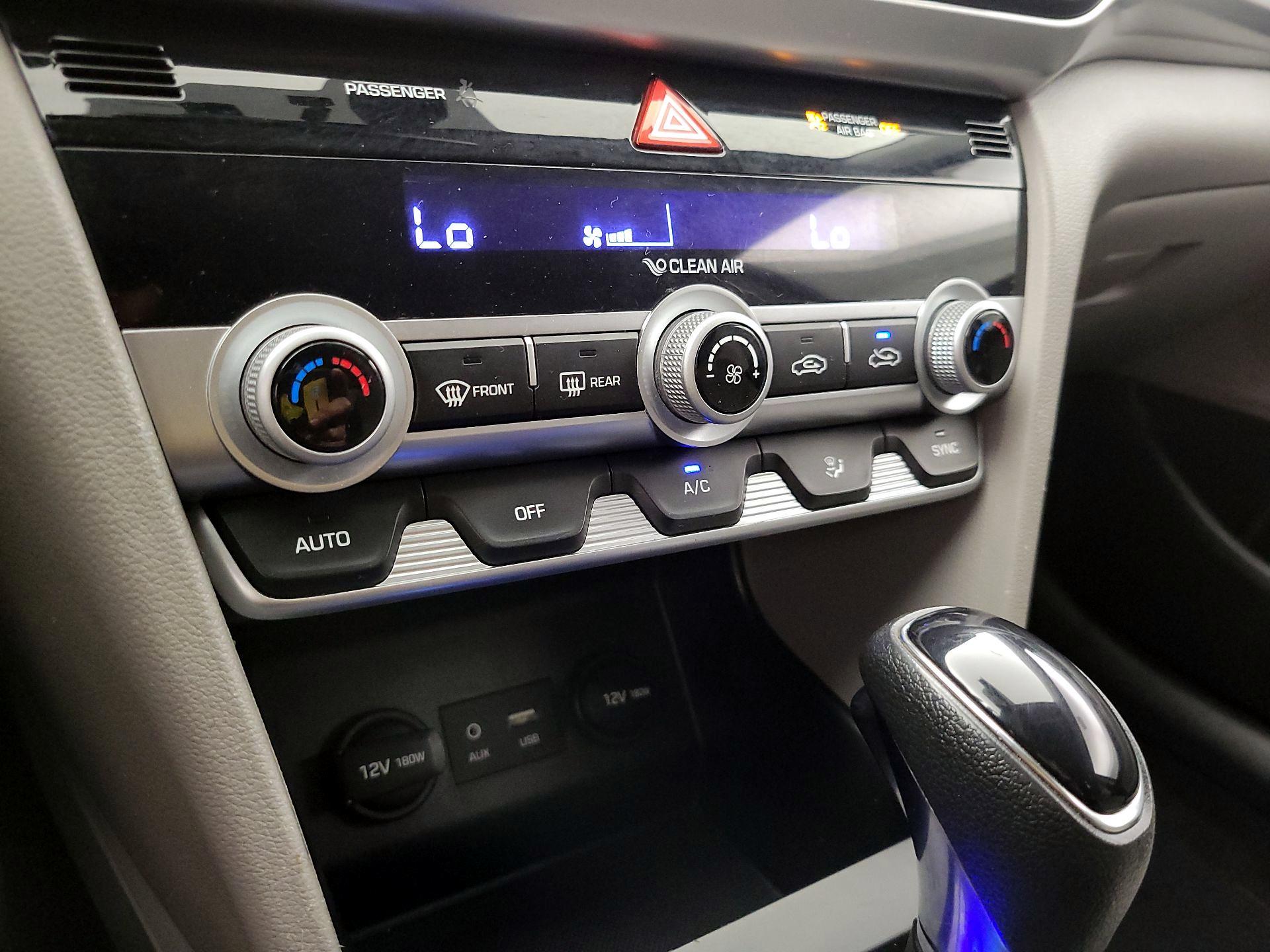 Thumbnail: 2020 Hyundai Elantra - 16