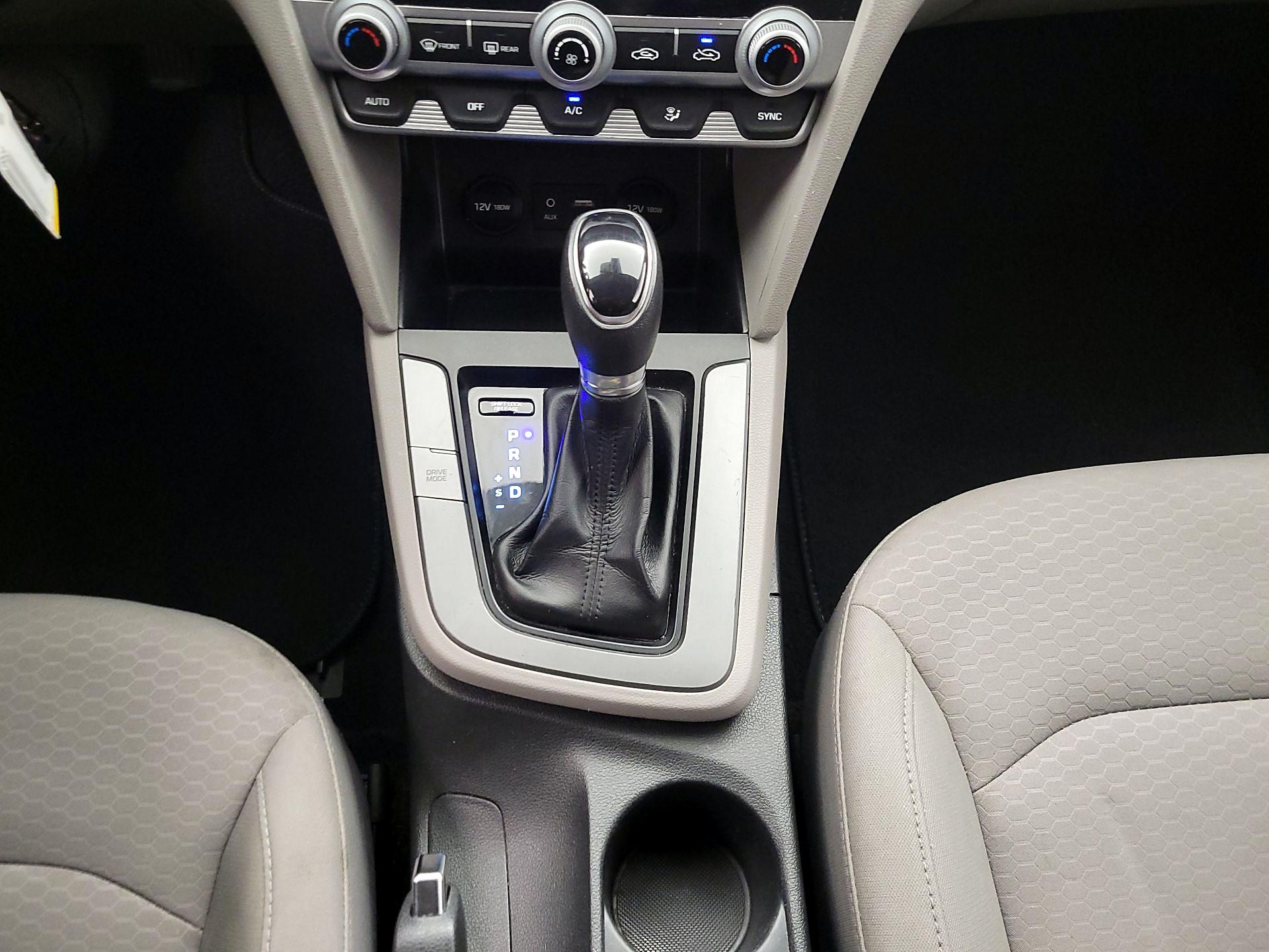 Thumbnail: 2020 Hyundai Elantra - 17