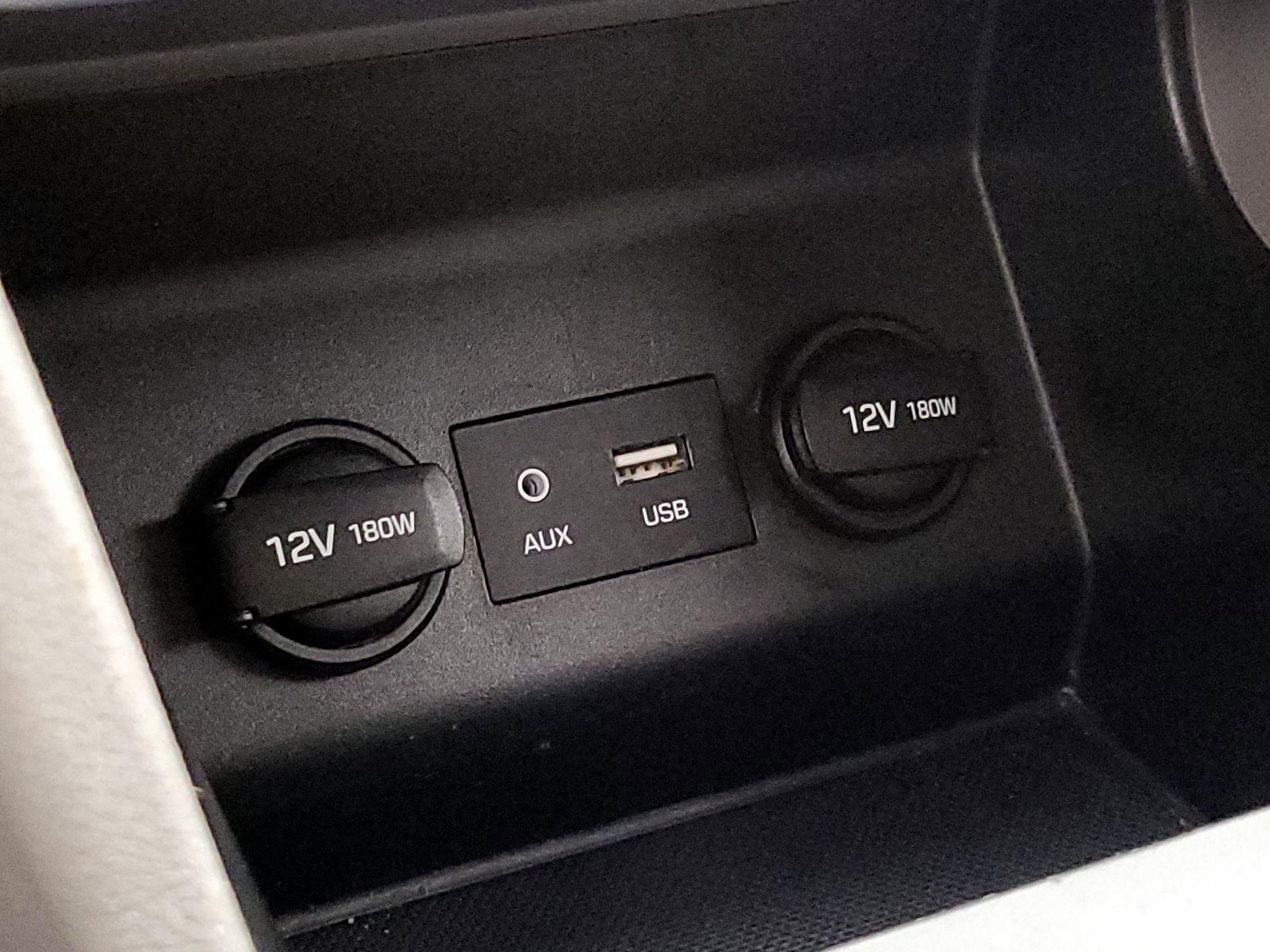 Thumbnail: 2020 Hyundai Elantra - 18