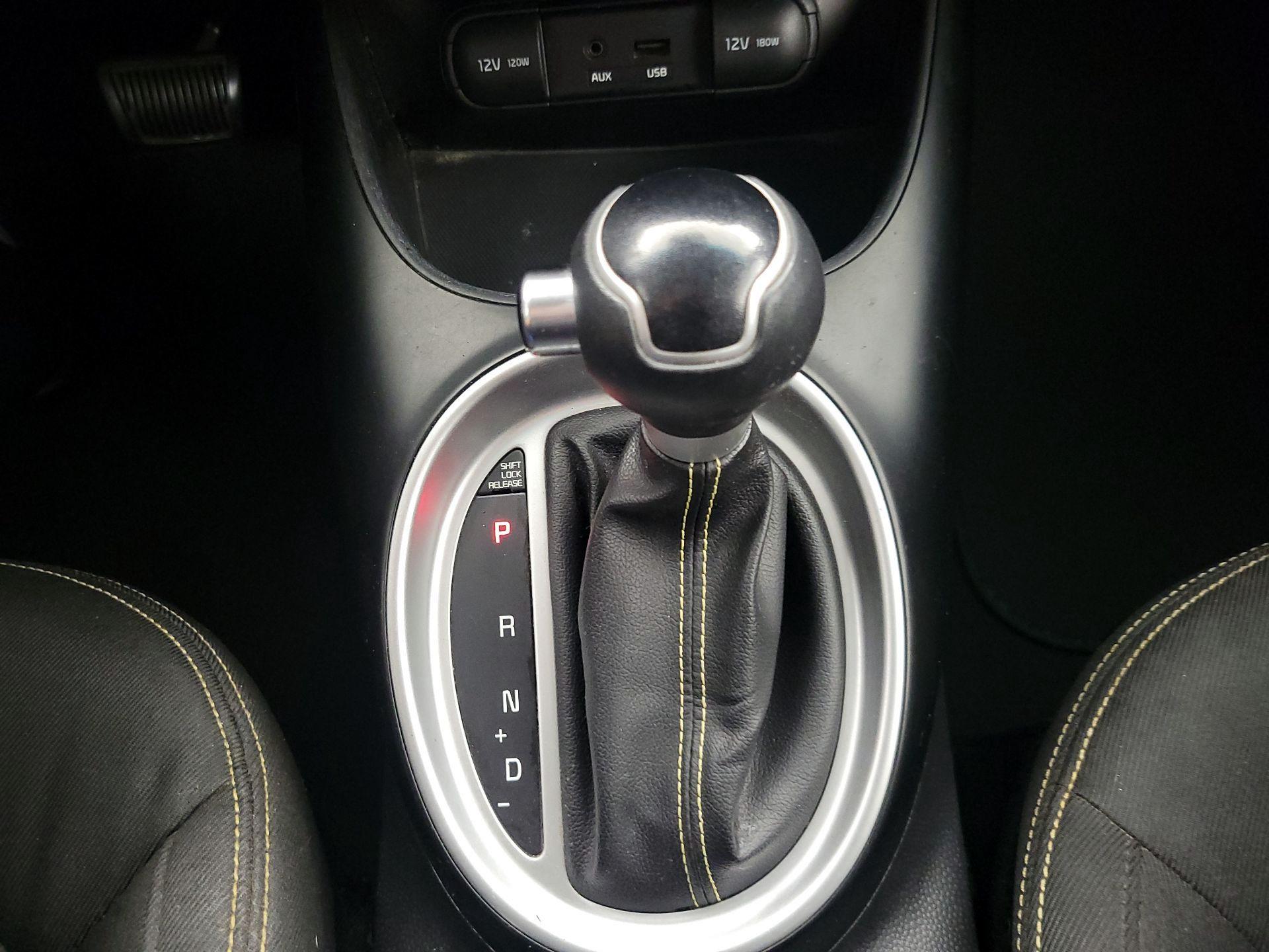 Thumbnail: 2015 Kia Soul - 17