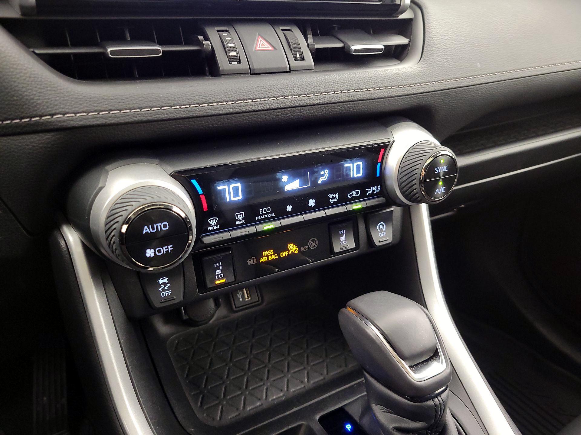 Thumbnail: 2024 Toyota RAV4 - 17