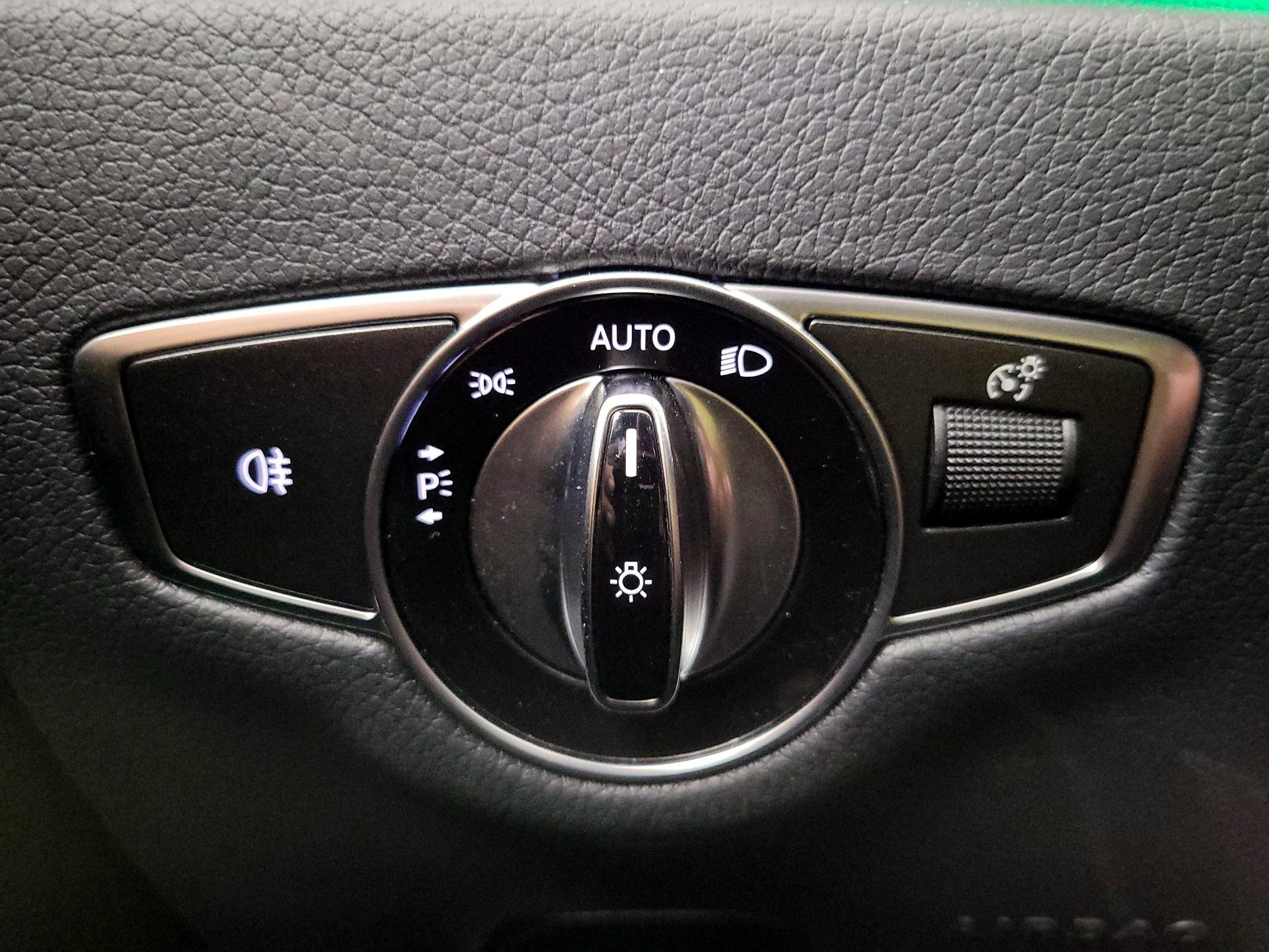 Thumbnail: 2017 Mercedes-Benz E-Class - 13