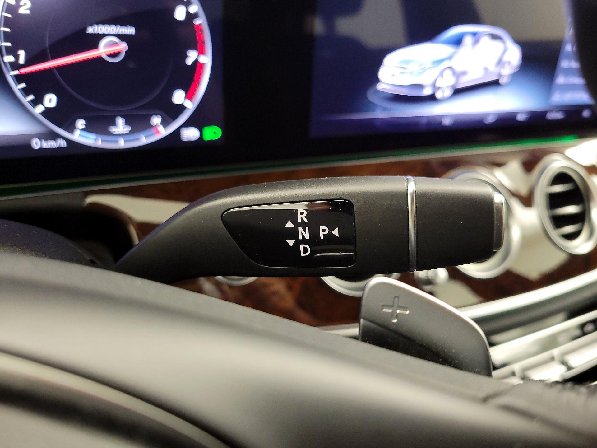 Thumbnail: 2017 Mercedes-Benz E-Class - 18