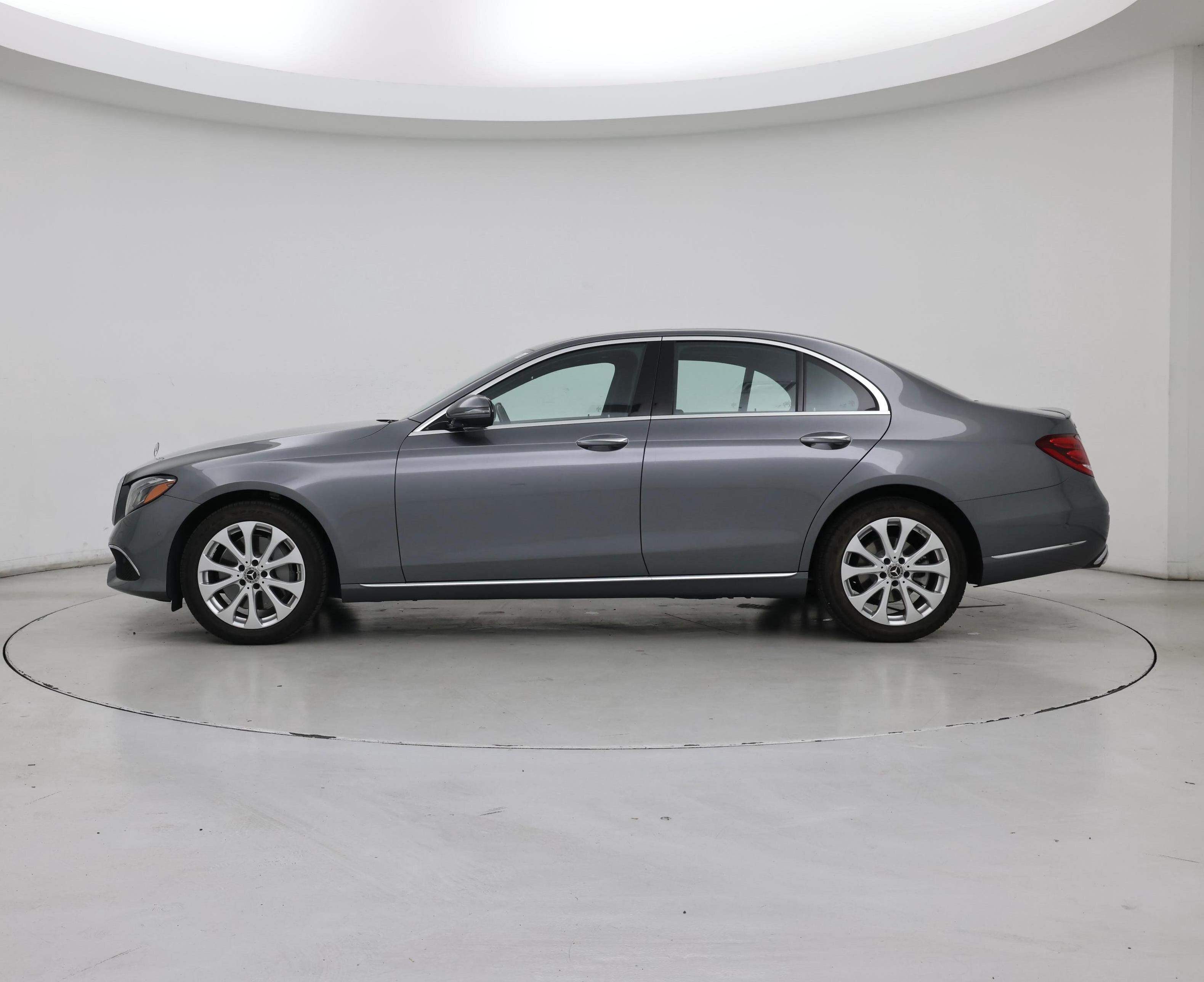 Thumbnail: 2017 Mercedes-Benz E-Class - 3