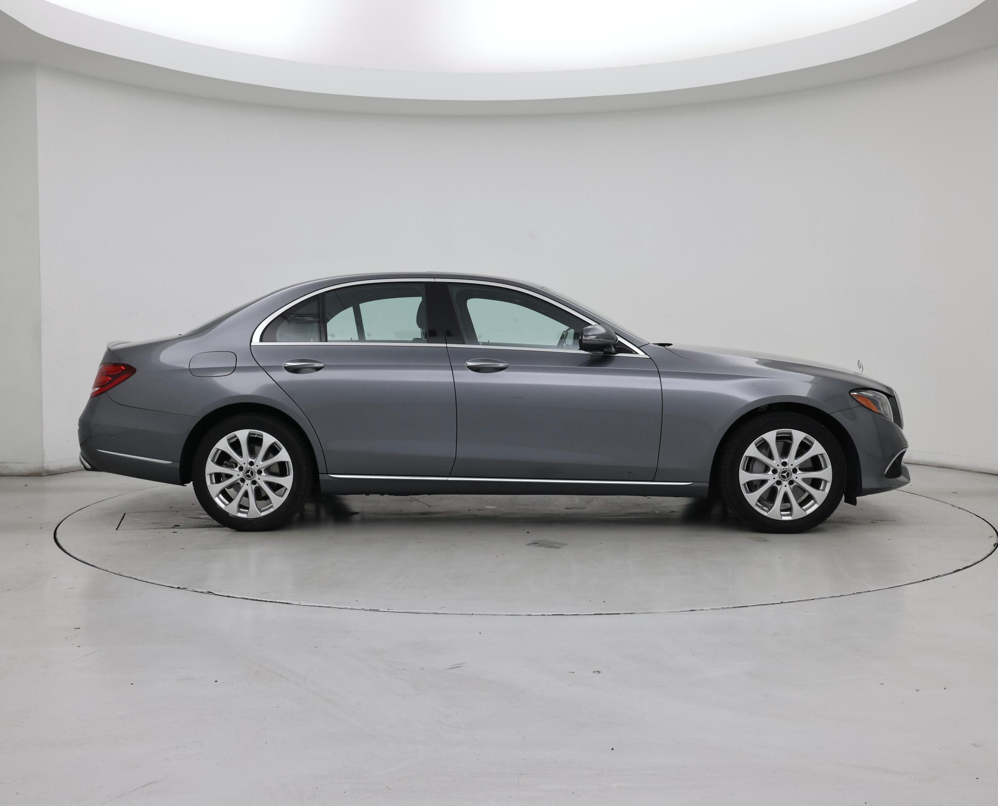 Thumbnail: 2017 Mercedes-Benz E-Class - 7