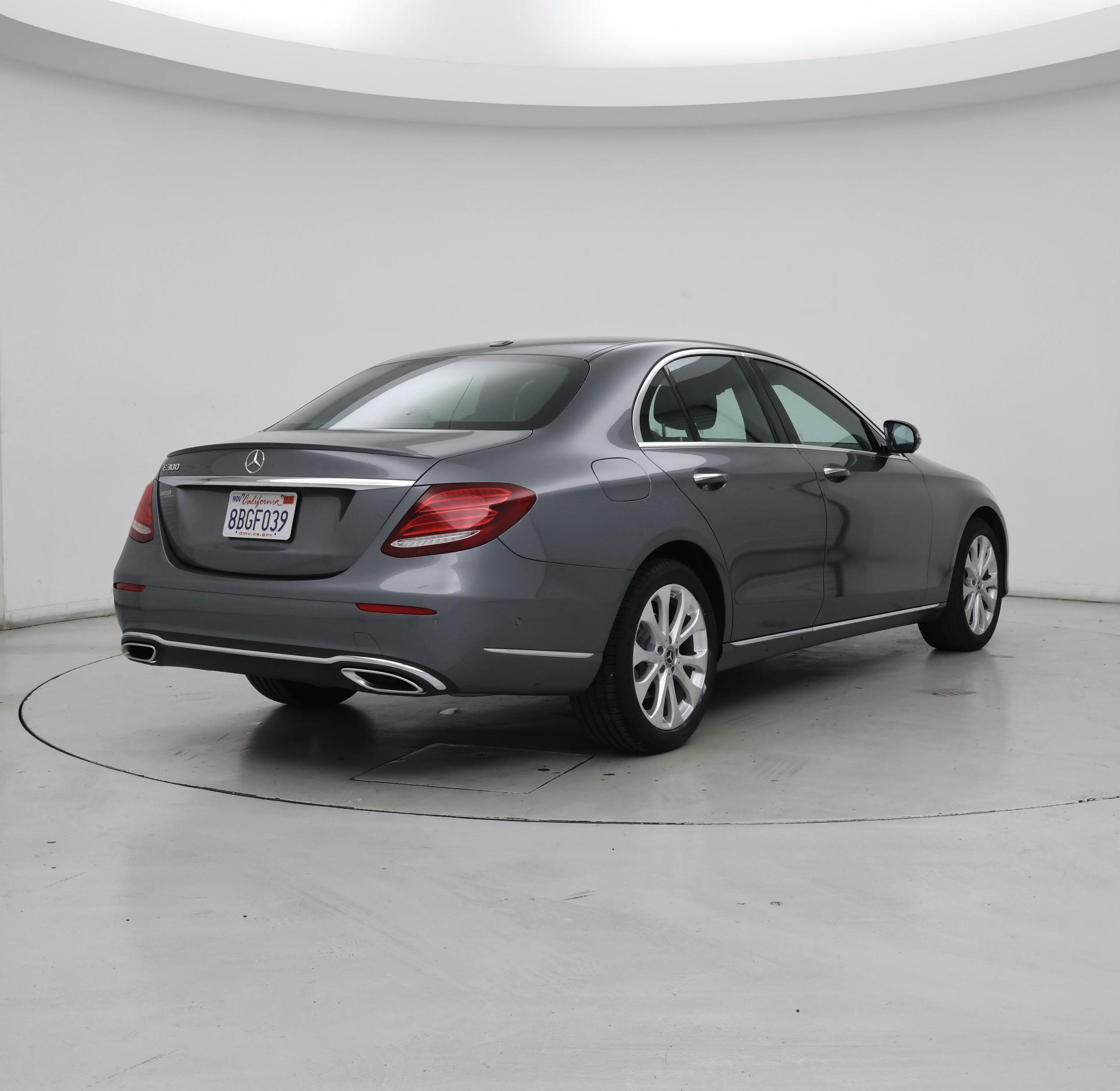 Thumbnail: 2017 Mercedes-Benz E-Class - 8