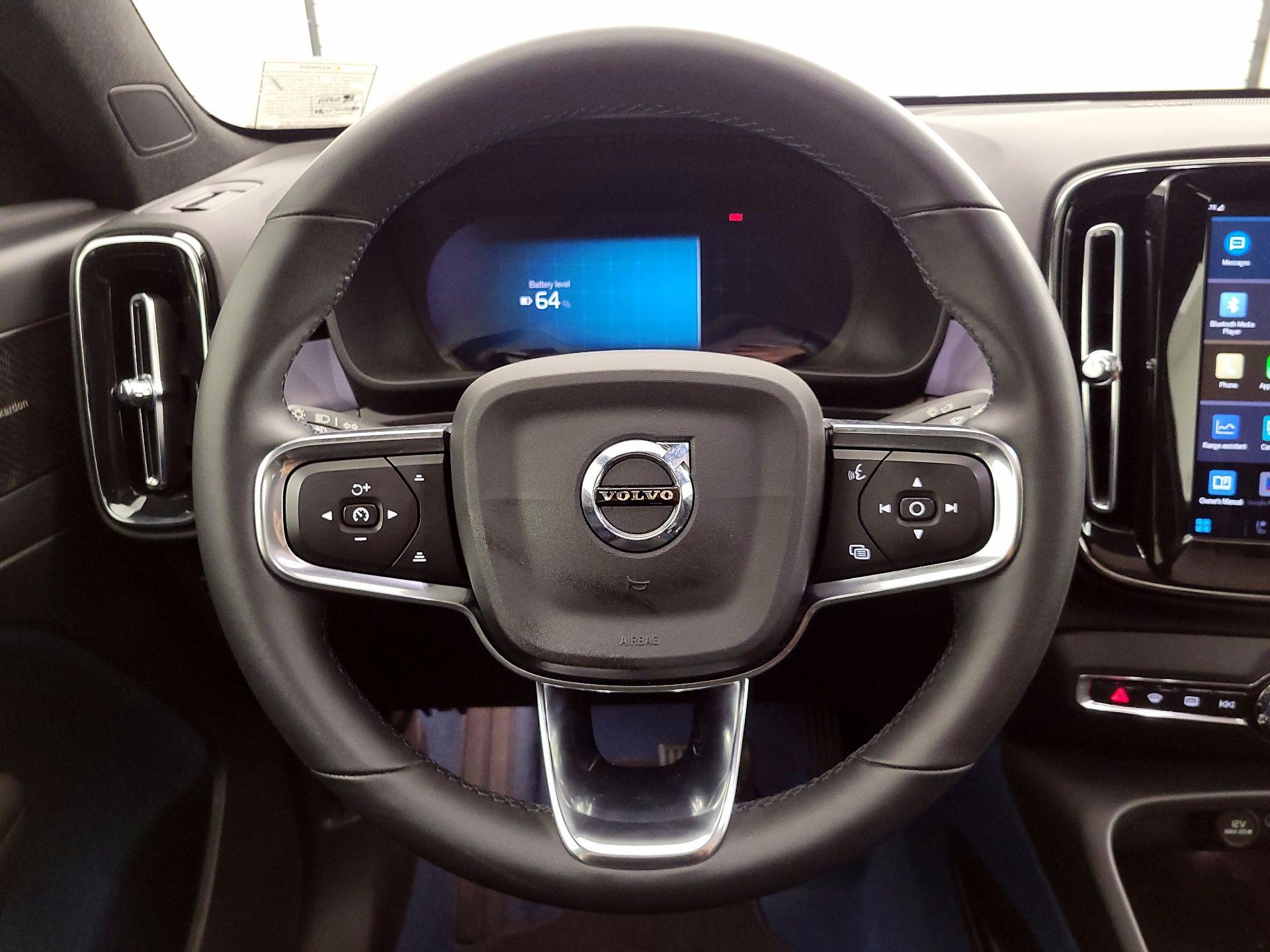 Thumbnail: 2022 Volvo C40 - 10