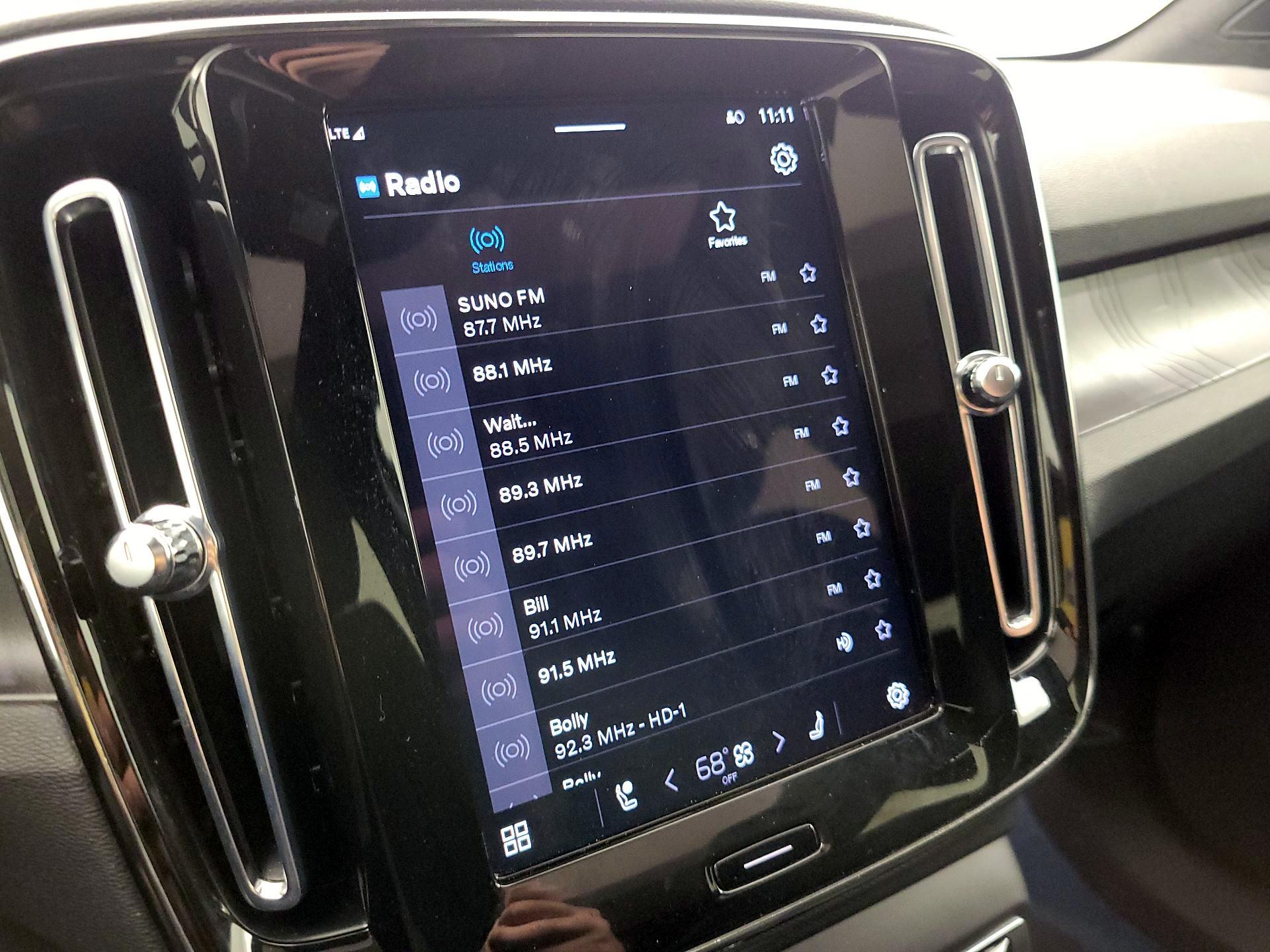 Thumbnail: 2022 Volvo C40 - 15